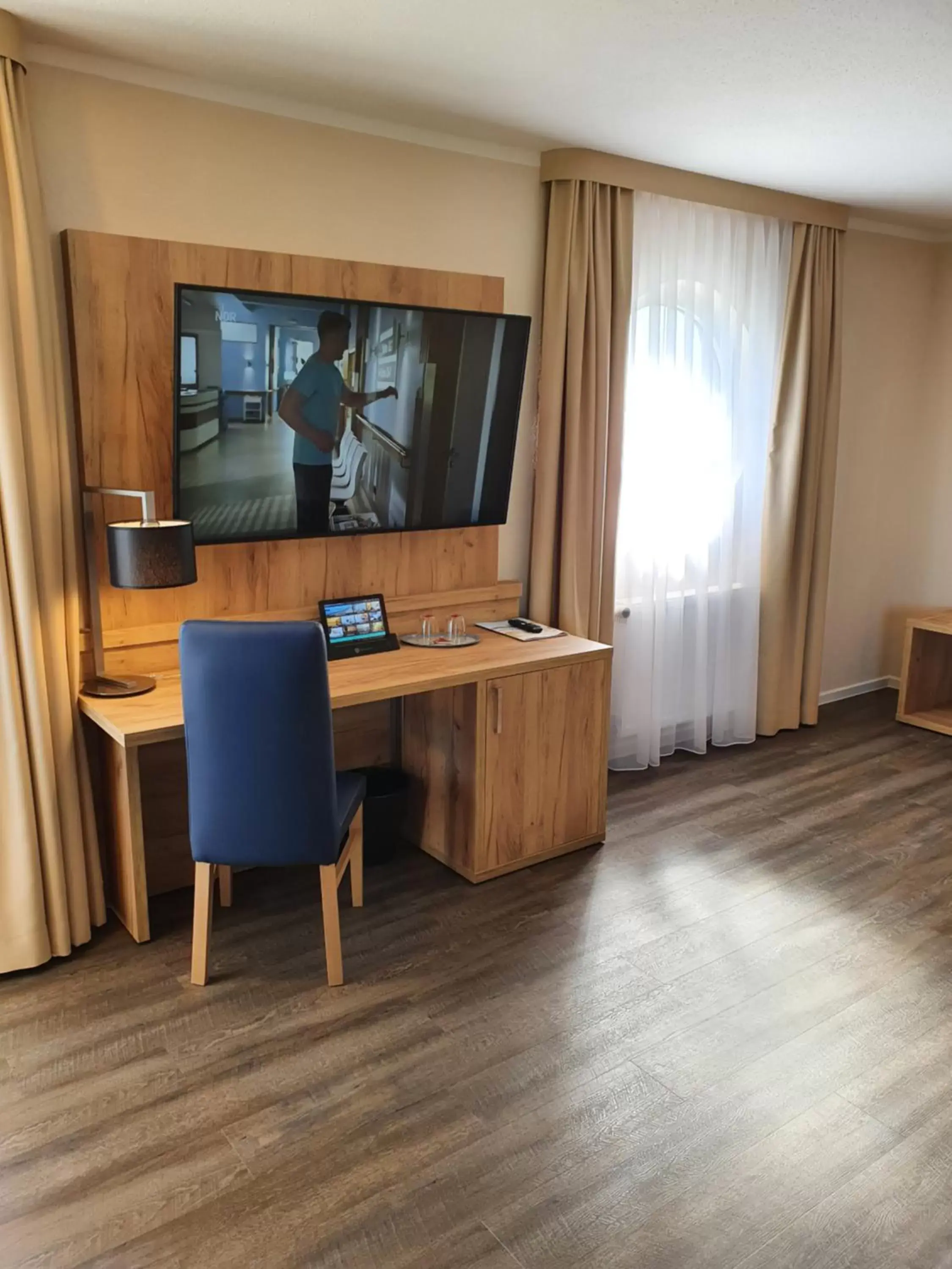 TV and multimedia, TV/Entertainment Center in Nordseehotel Wilhelmshaven