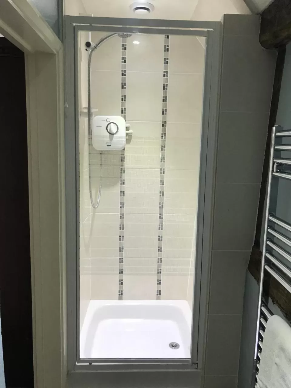 Bathroom in The Chequers Inn