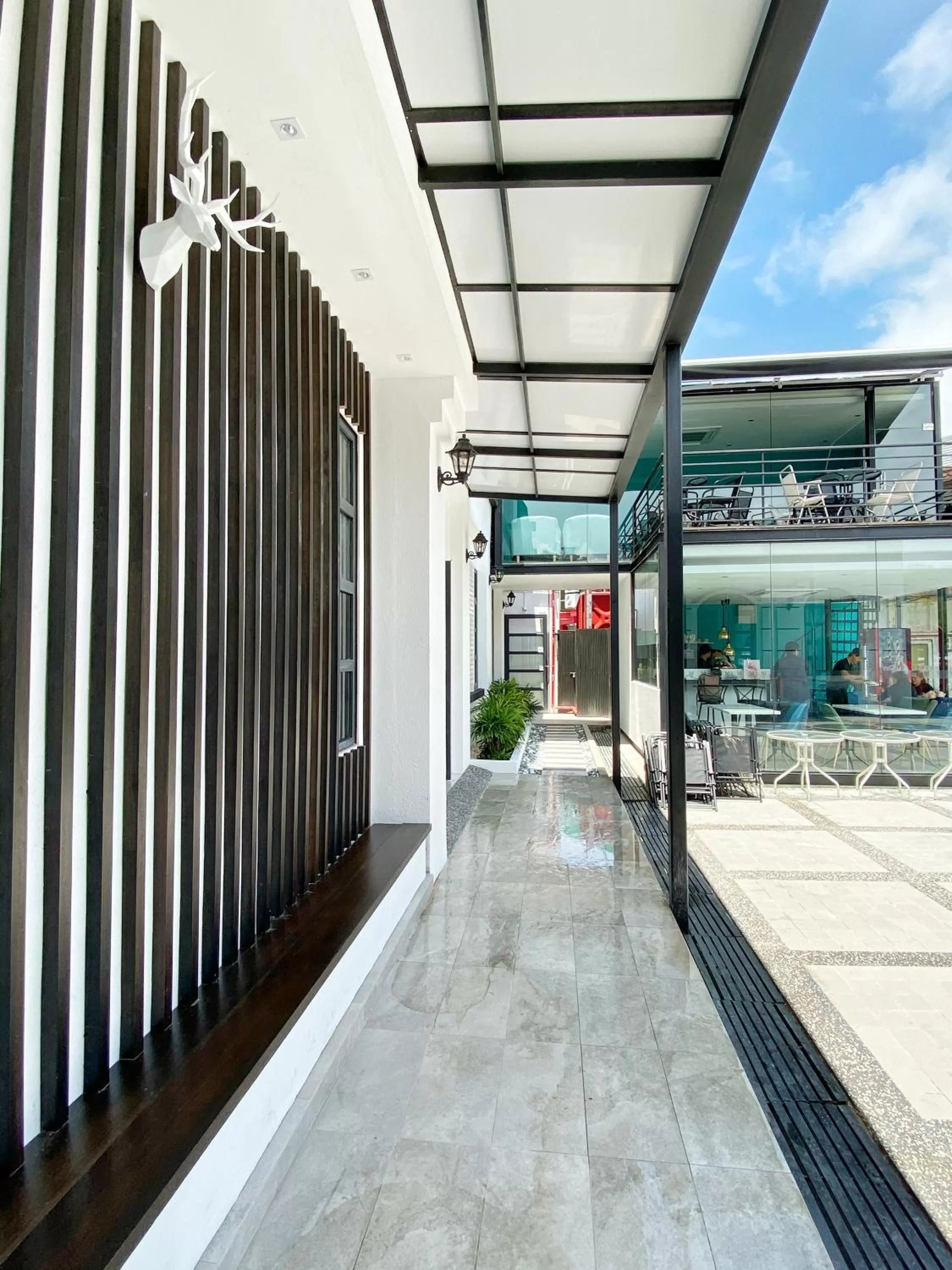 Facade/entrance in Stanton Hotel