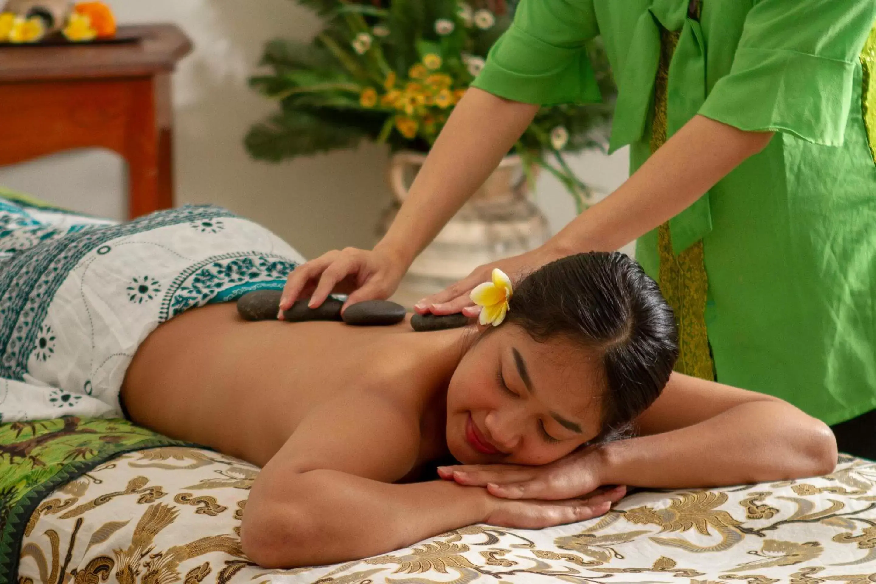 Massage in PrimeBiz Hotel Kuta