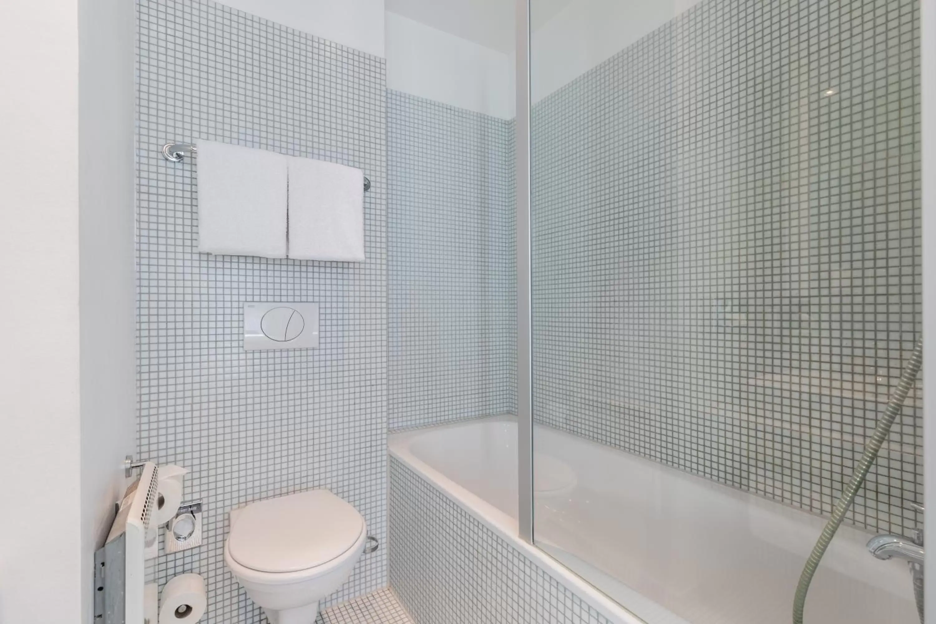 Toilet, Bathroom in Select Hotel Berlin Gendarmenmarkt