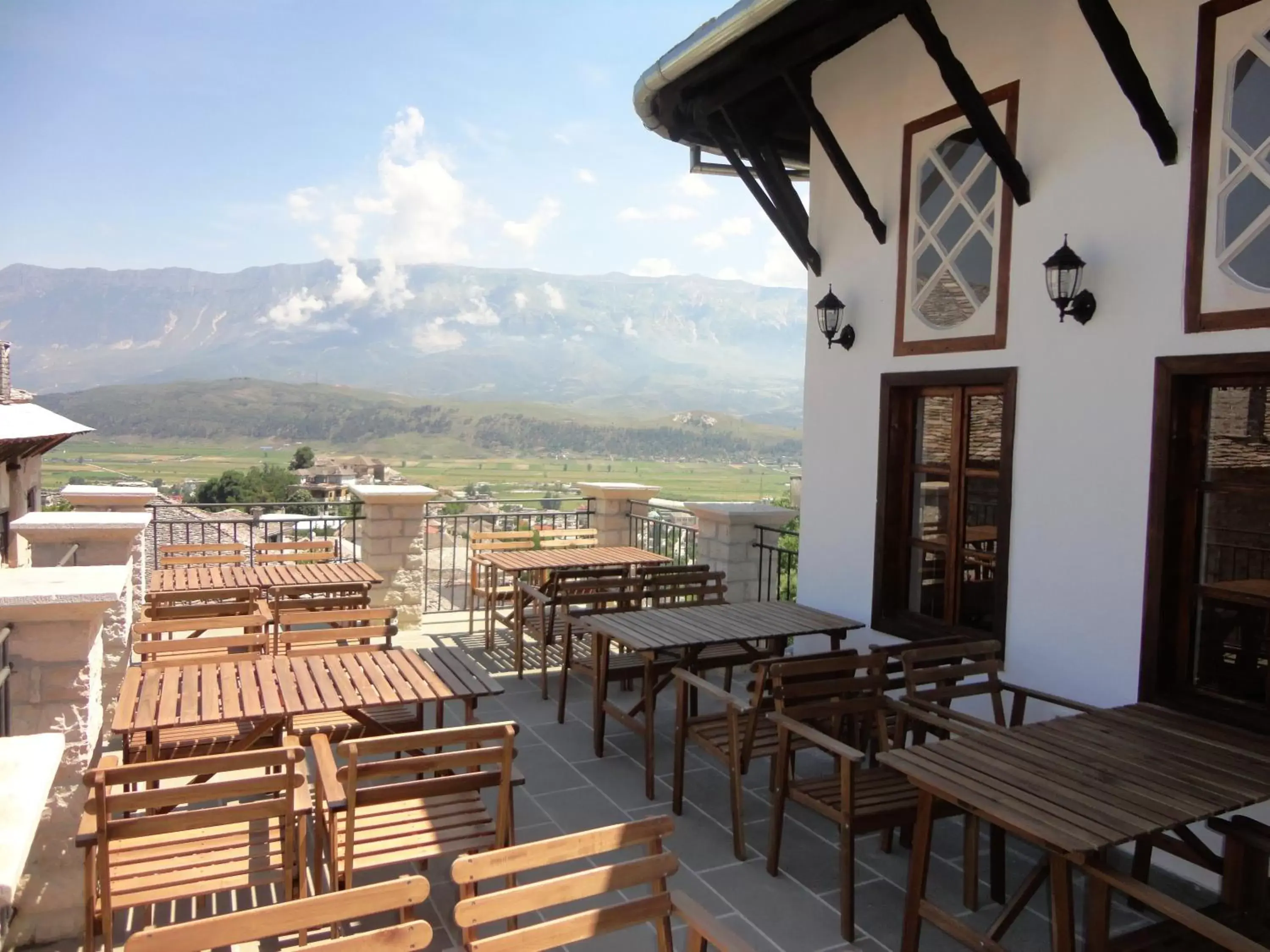 Balcony/Terrace, Restaurant/Places to Eat in Hotel Kalemi 2