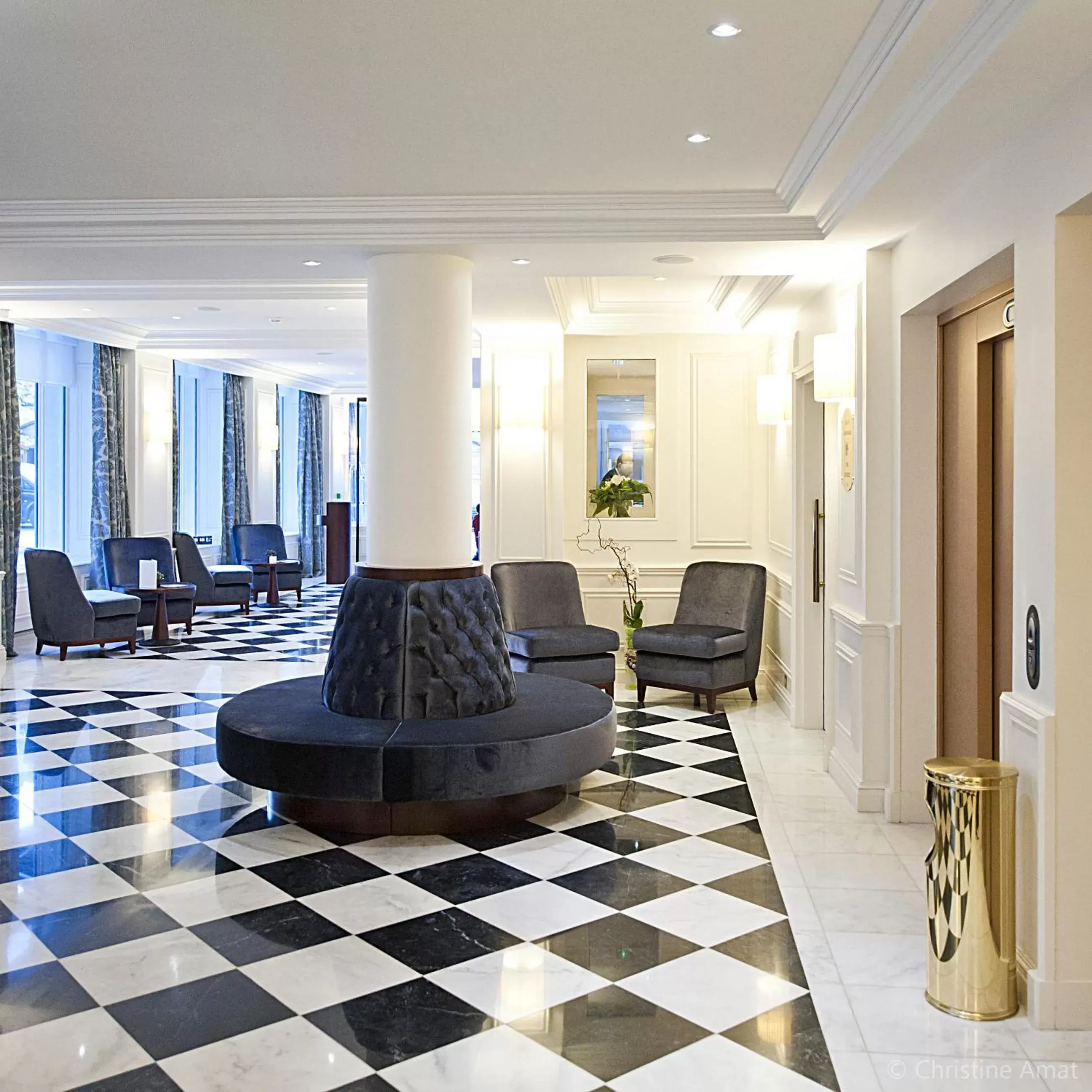 Lobby or reception in Hôtel de Sèze & Spa Bordeaux Centre