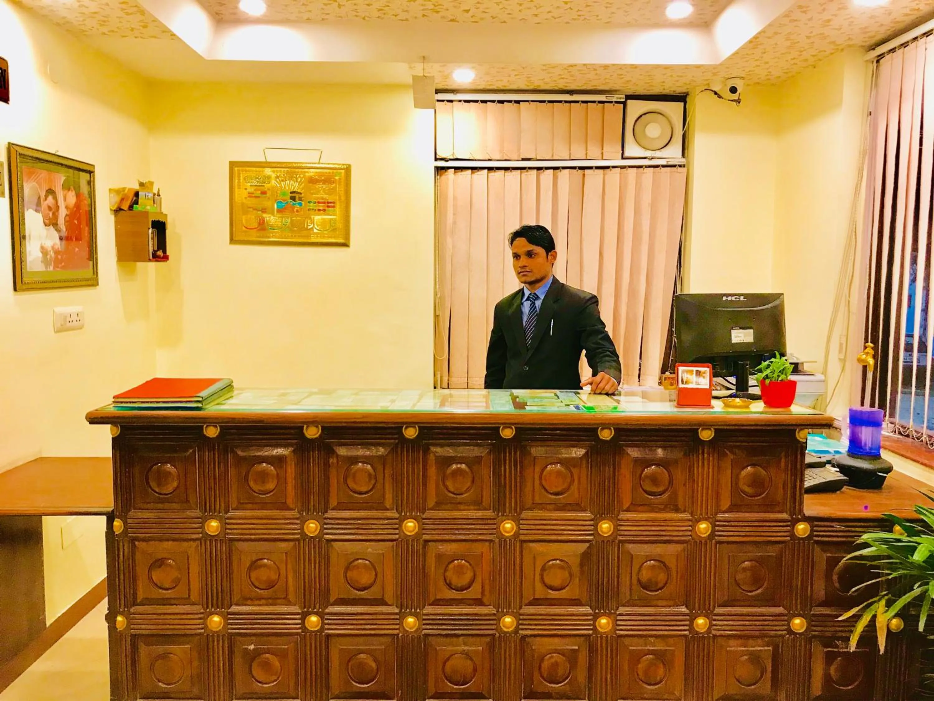 Staff in Tuk Tuk Backpackers- Near Jaipur Train Station