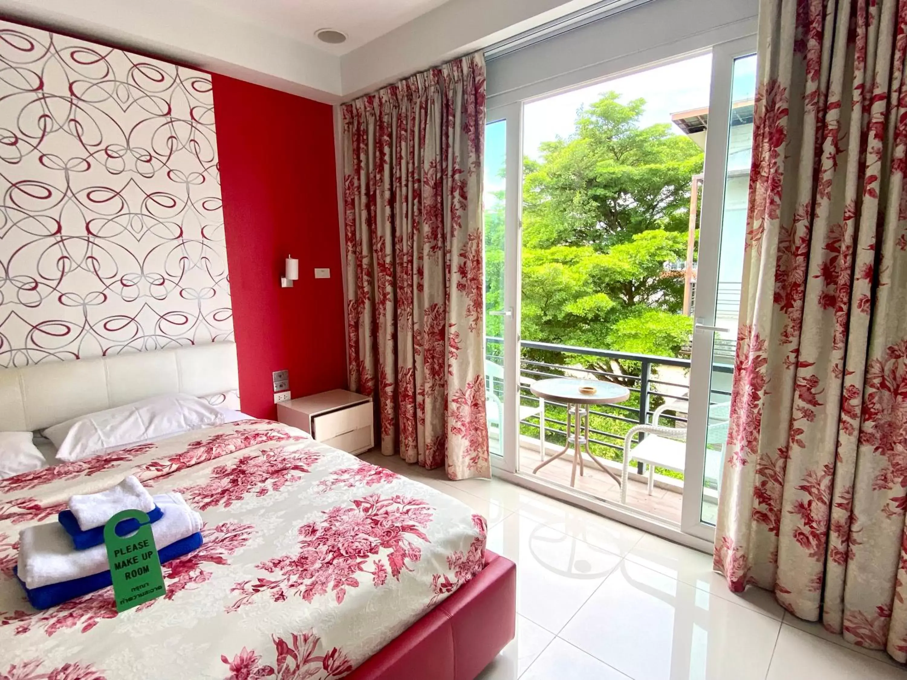 Balcony/Terrace, Bed in Access Inn Pattaya