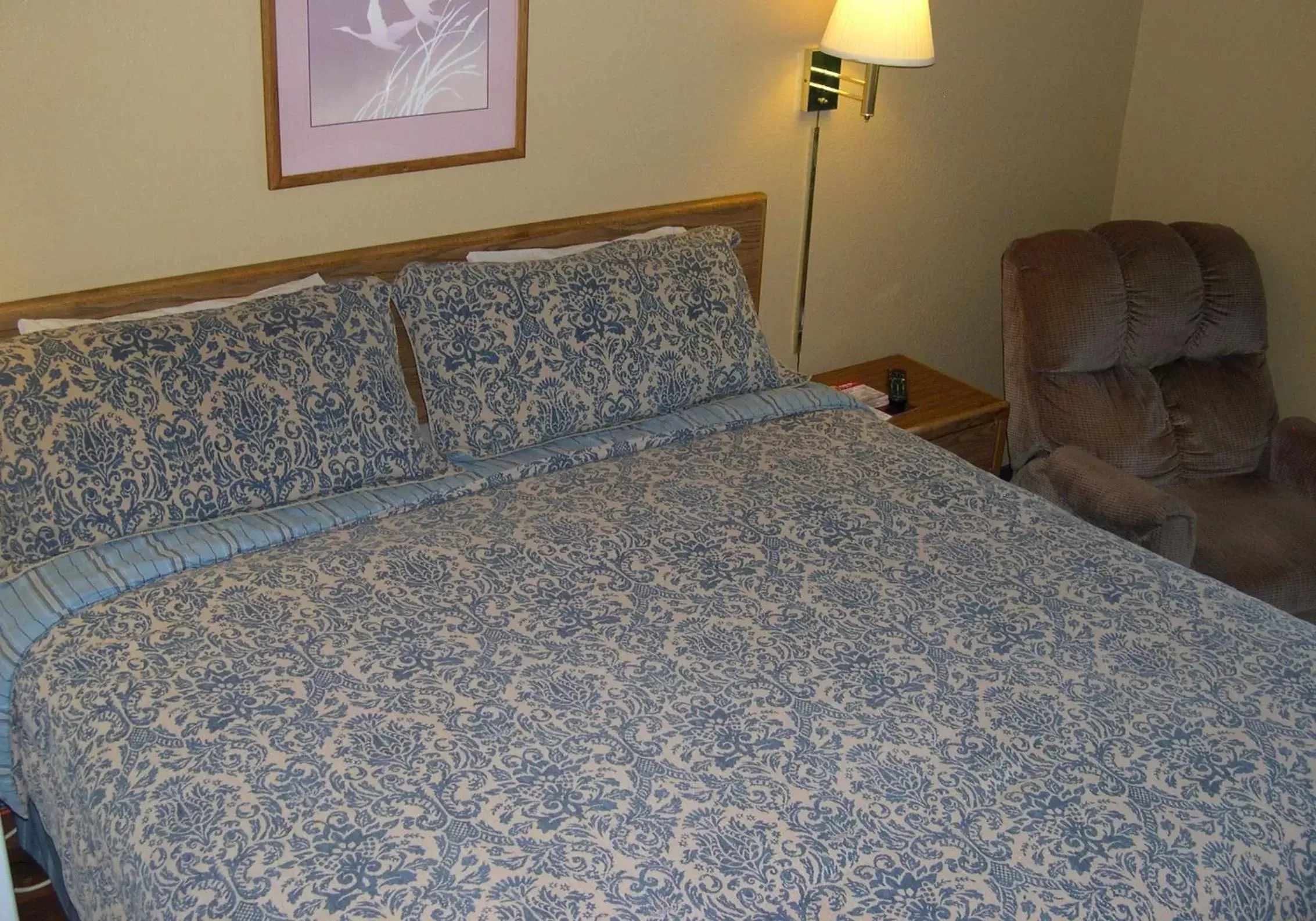 Photo of the whole room, Bed in Super 8 by Wyndham Las Vegas