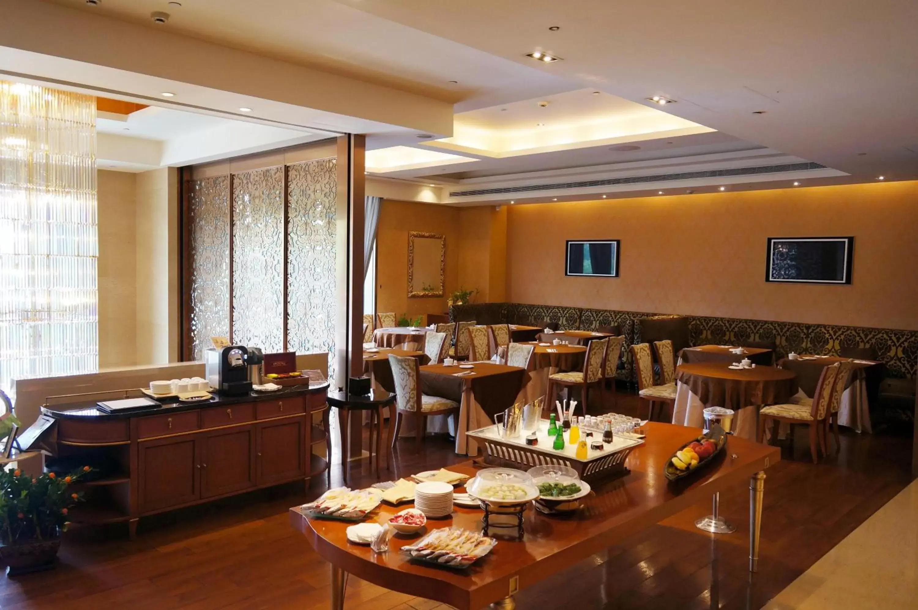 Restaurant/Places to Eat in San Want Residences Taipei
