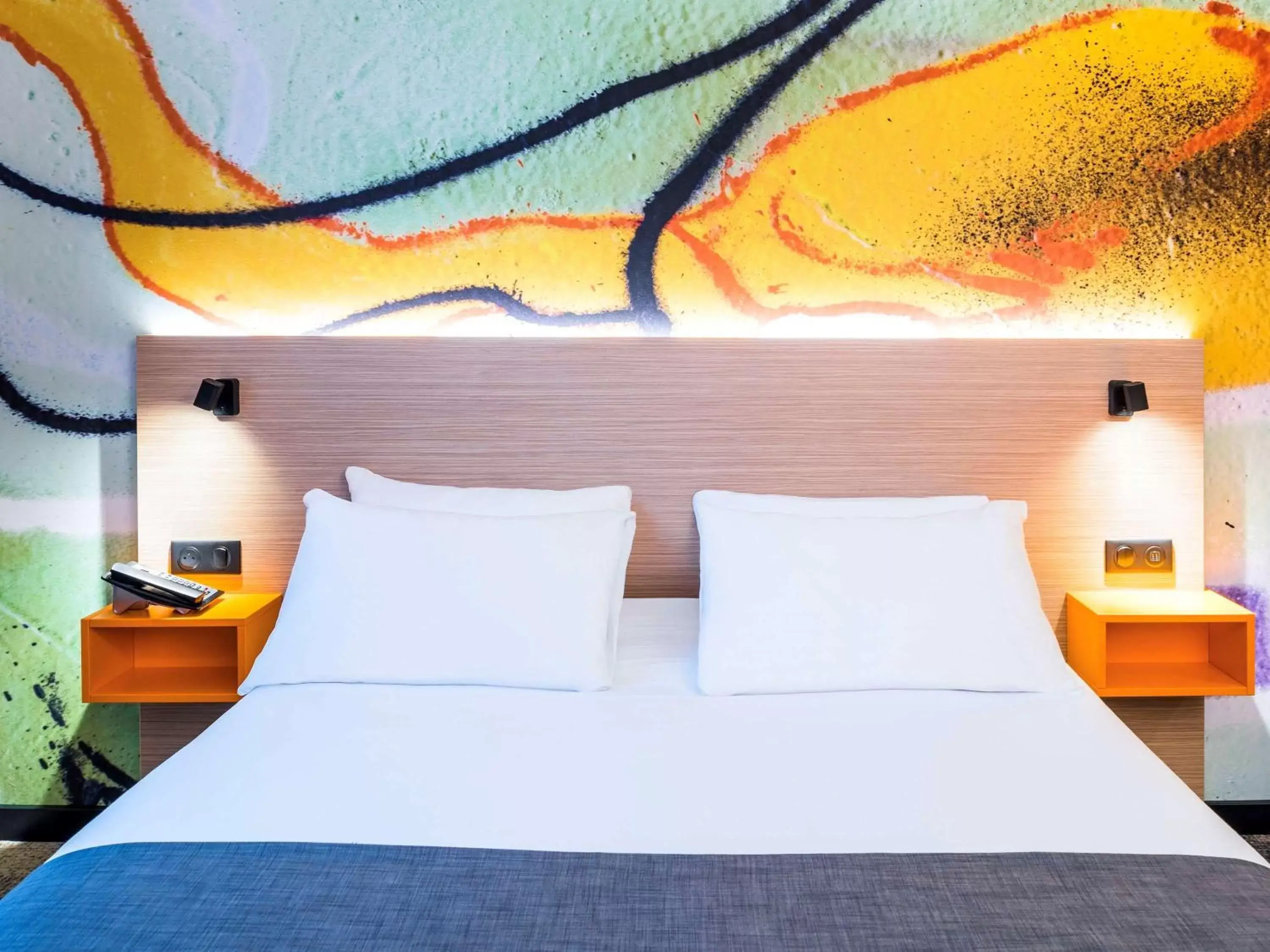 Photo of the whole room, Bed in ibis Styles Clamart Gare Grand Paris Photo of the whole room, Bed in ibis Styles Clamart Gare Grand Paris