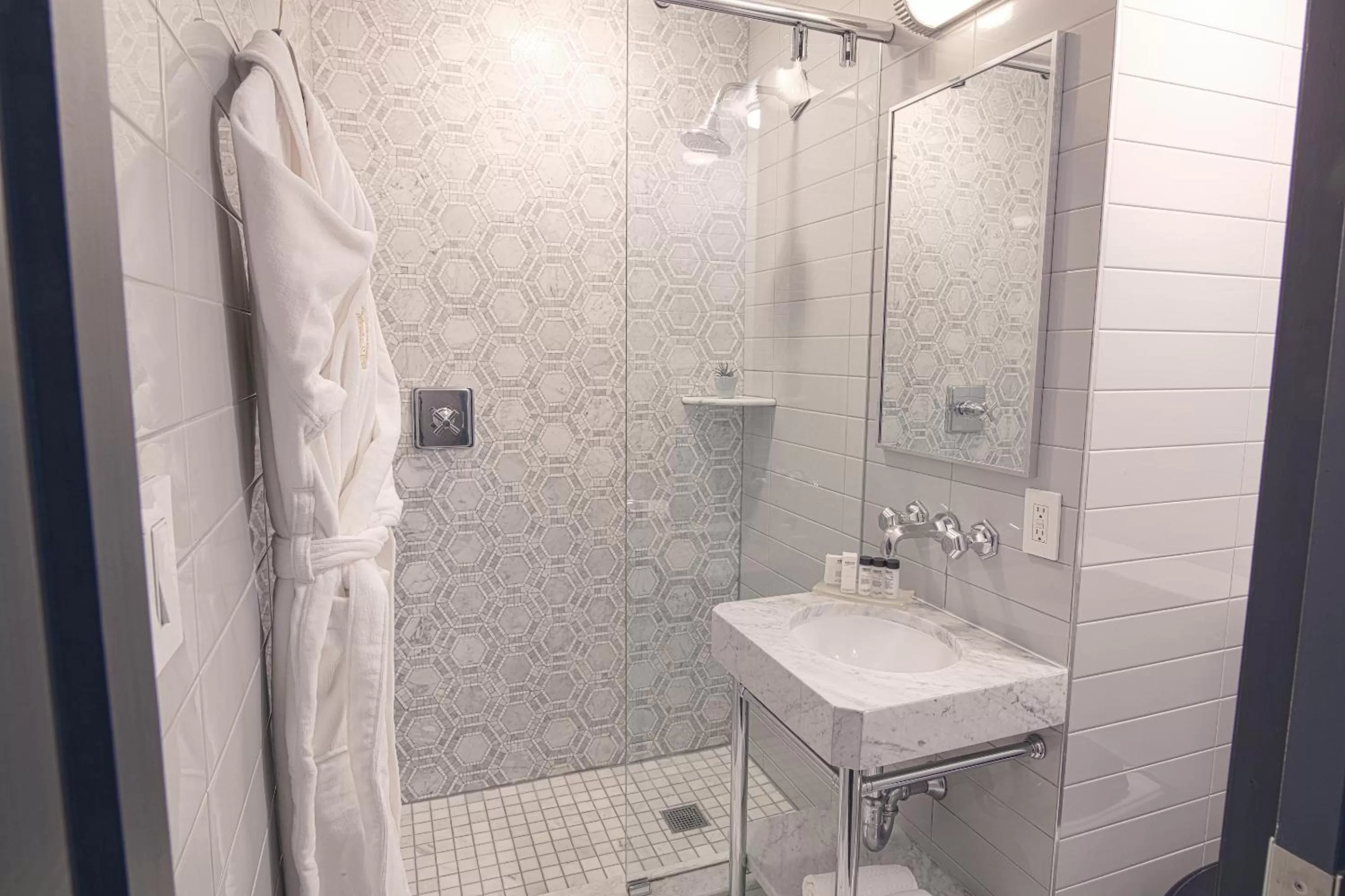 Shower in Hotel Edison Times Square