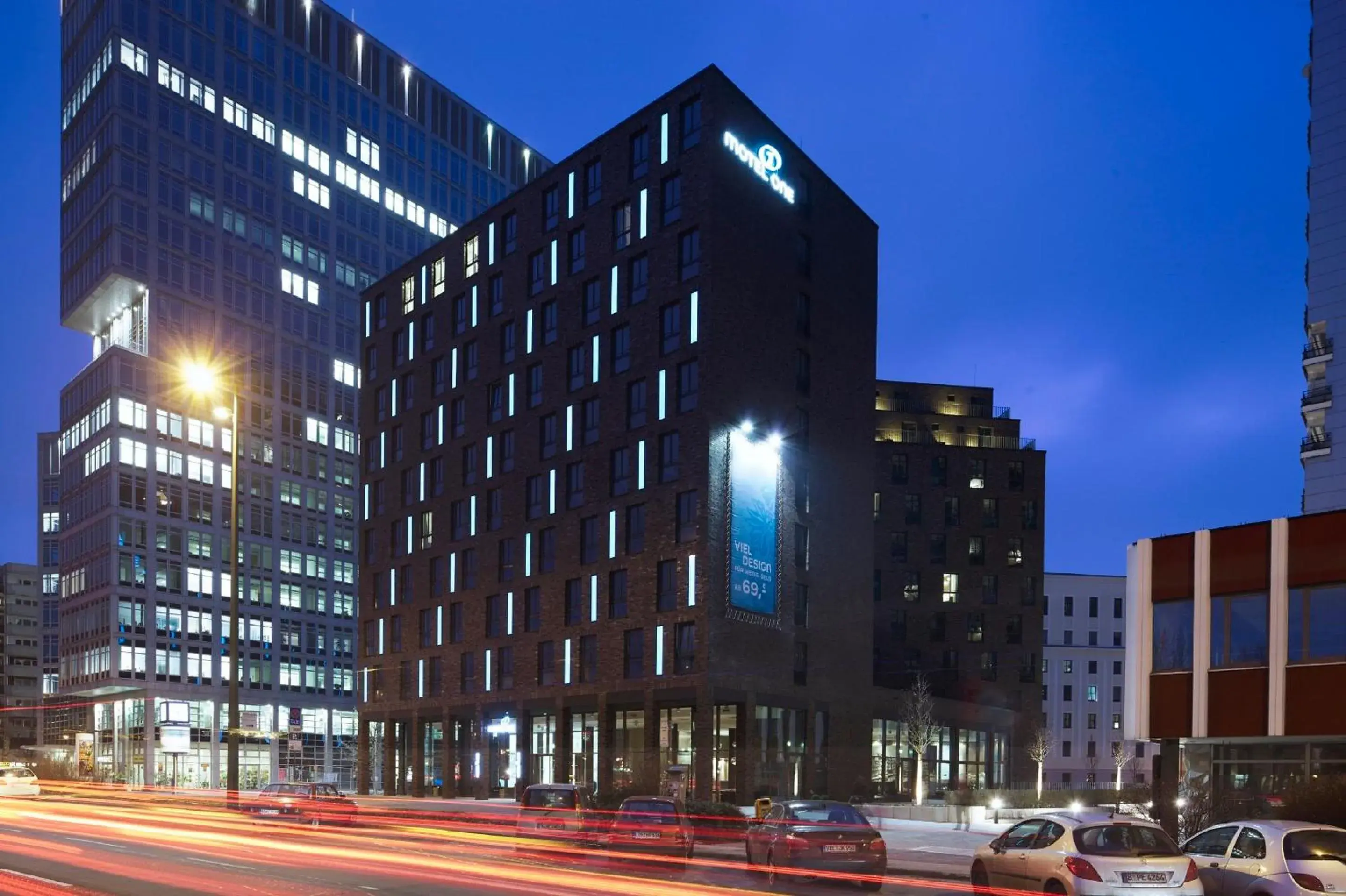 Facade/entrance, Property Building in Motel One Berlin-Spittelmarkt