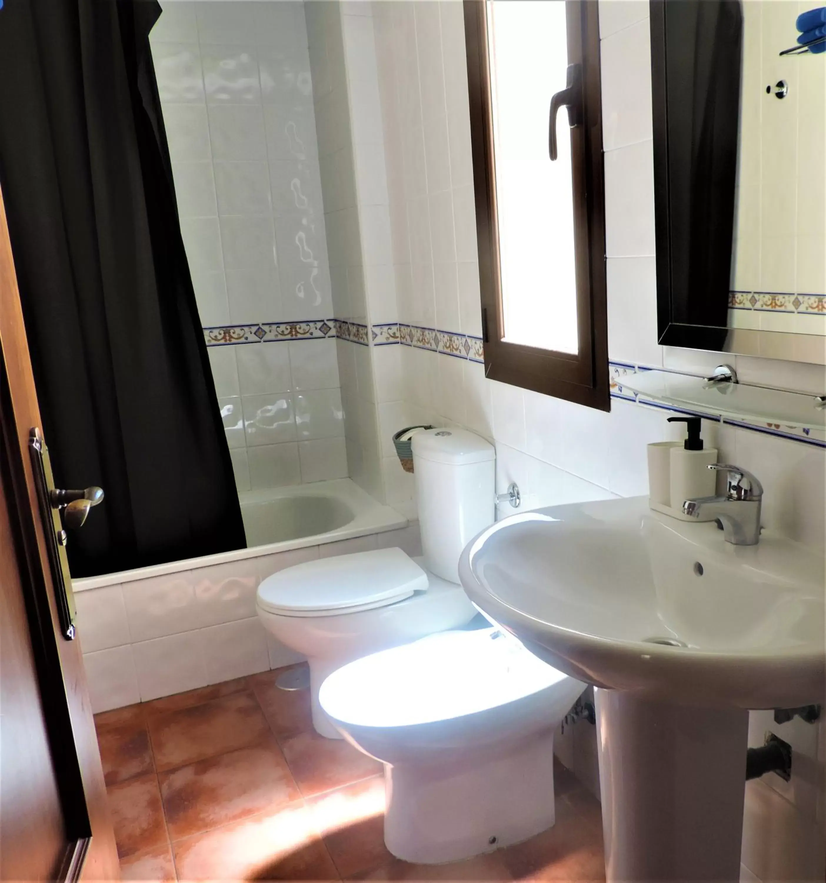 Bathroom in APARTAMENTOS CASERIA DE COMARES