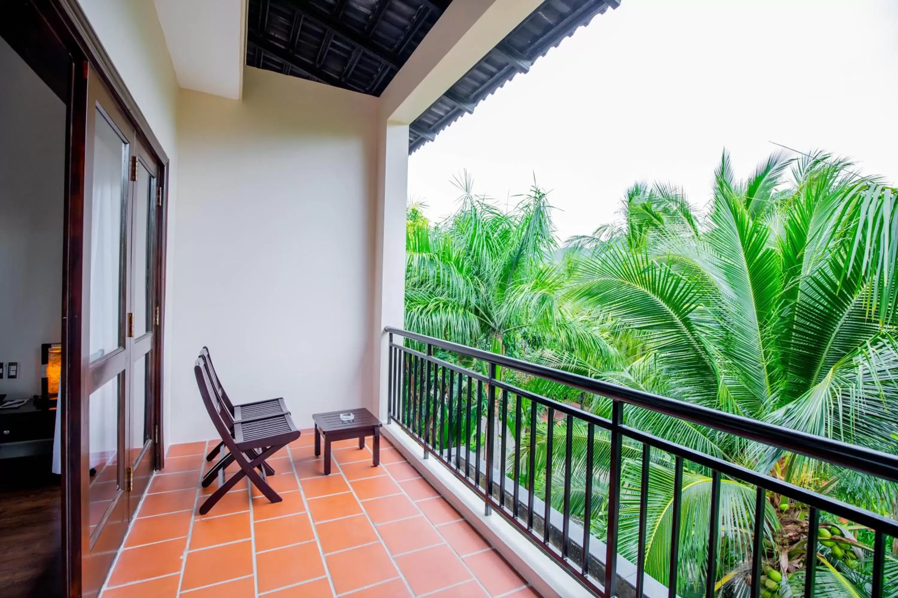 View (from property/room), Balcony/Terrace in Diamond Bay Resort & Spa
