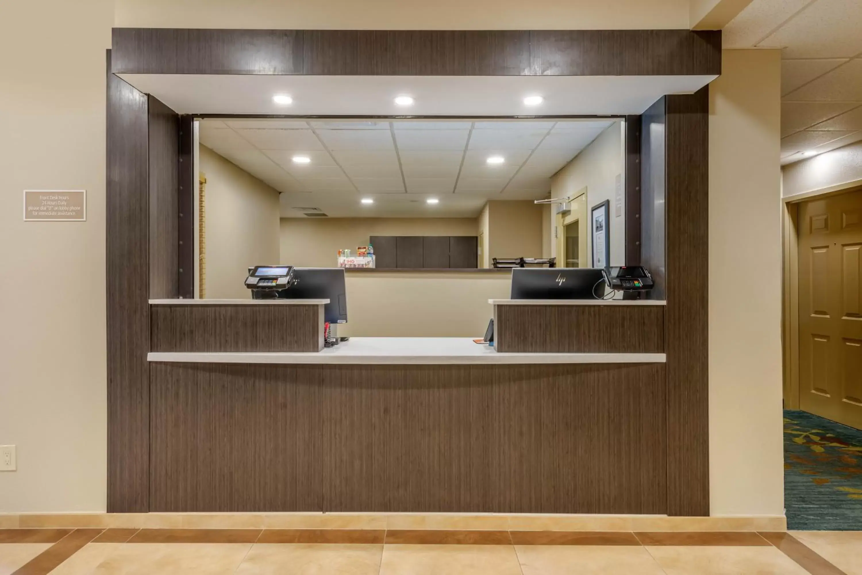 Property building, Lobby/Reception in Candlewood Suites Fort Myers/Sanibel Gateway, an IHG Hotel