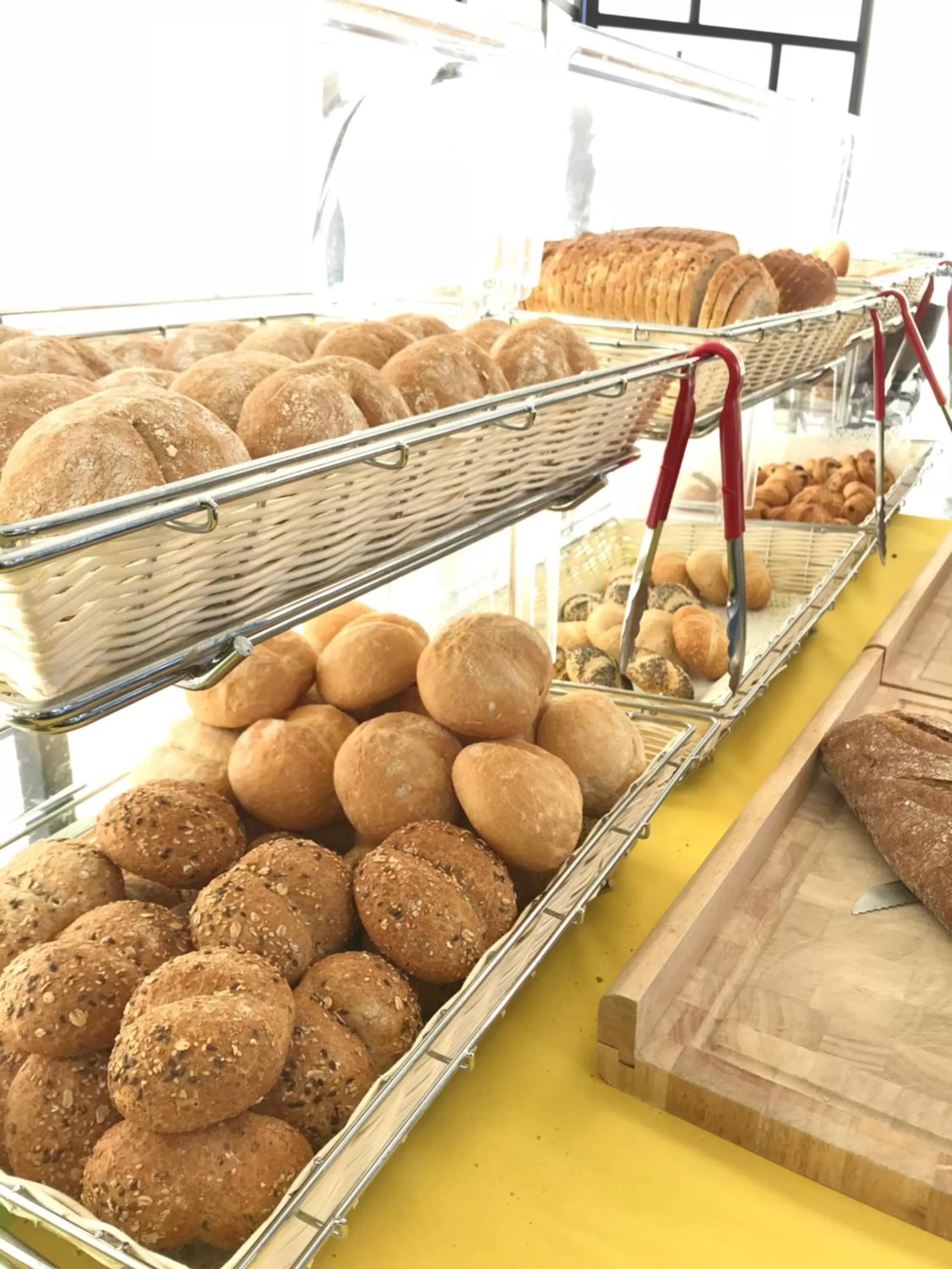 Breakfast in Hotel Middelpunt - Gratis Parking - Ontbijt inbegrepen! Nieuwjaarsbrunch 01 januari