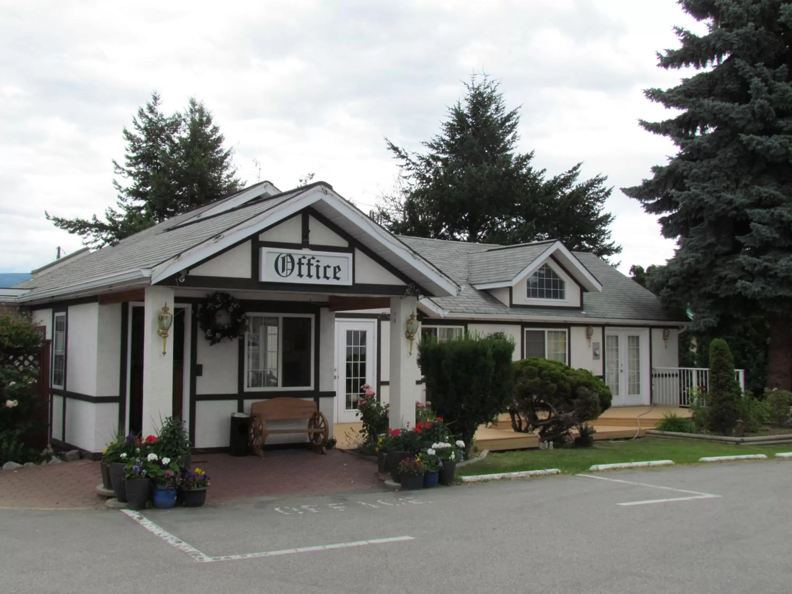 Property Building in Rosedale Motel