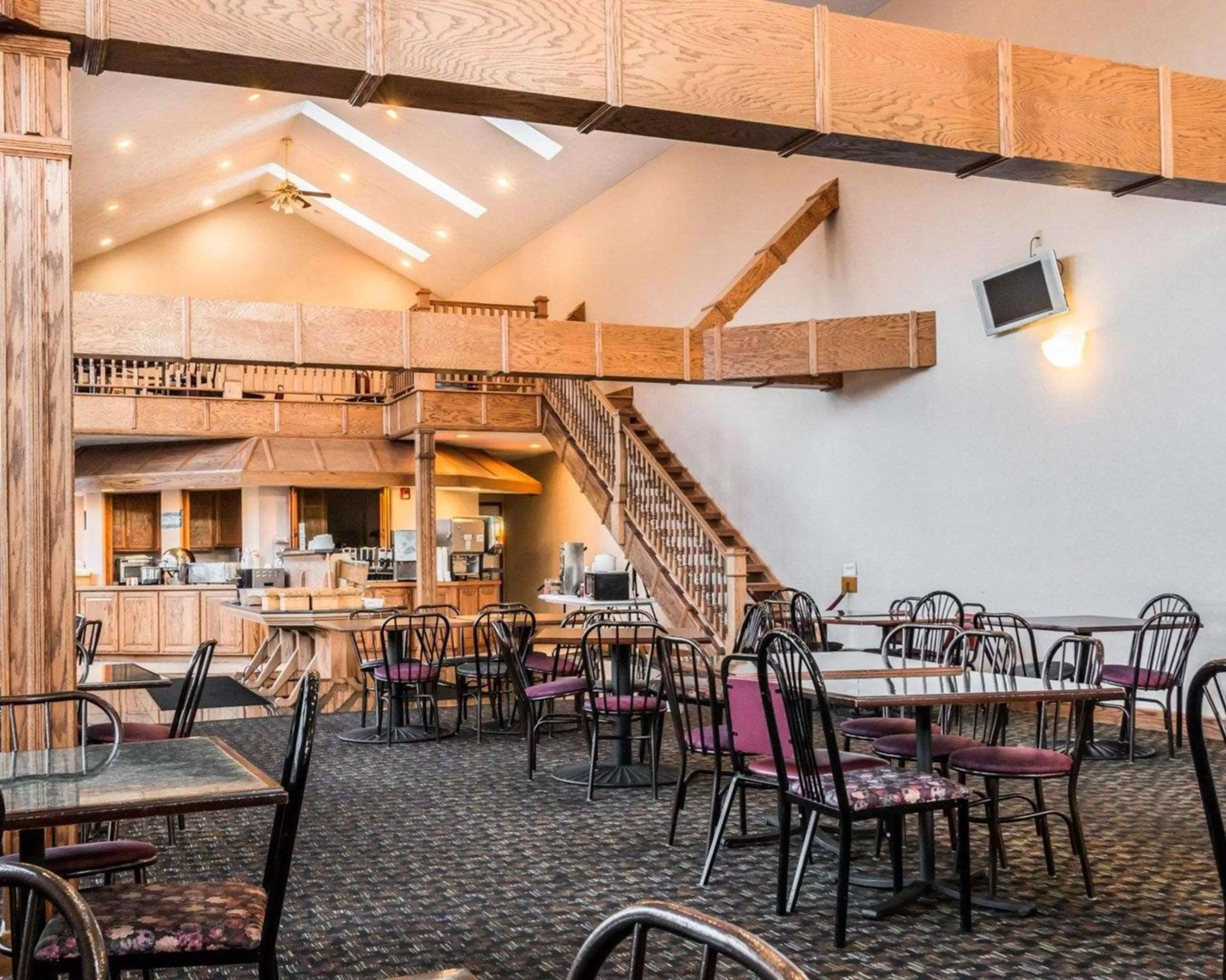 Restaurant/places to eat in Clarion Hotel Mackinaw City Beachfront
