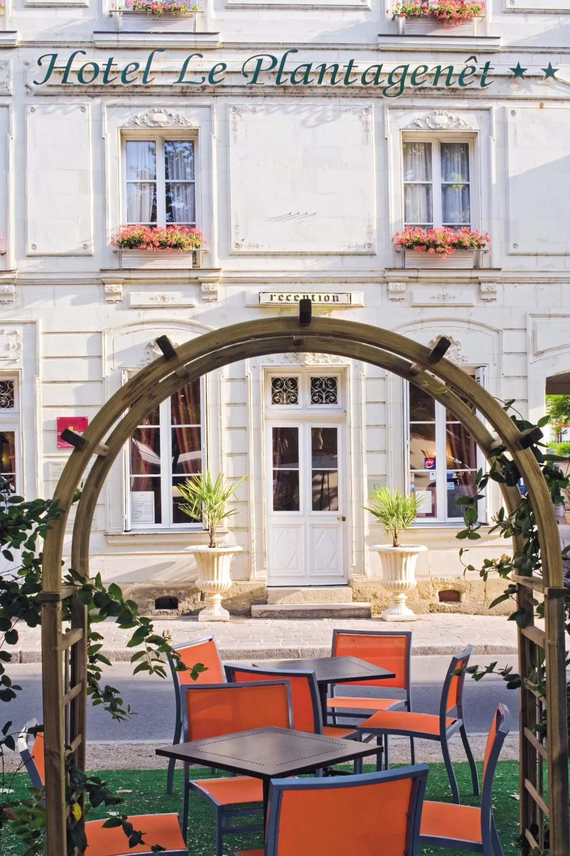 Facade/entrance in Chateaux Demeures Le Plantagenet