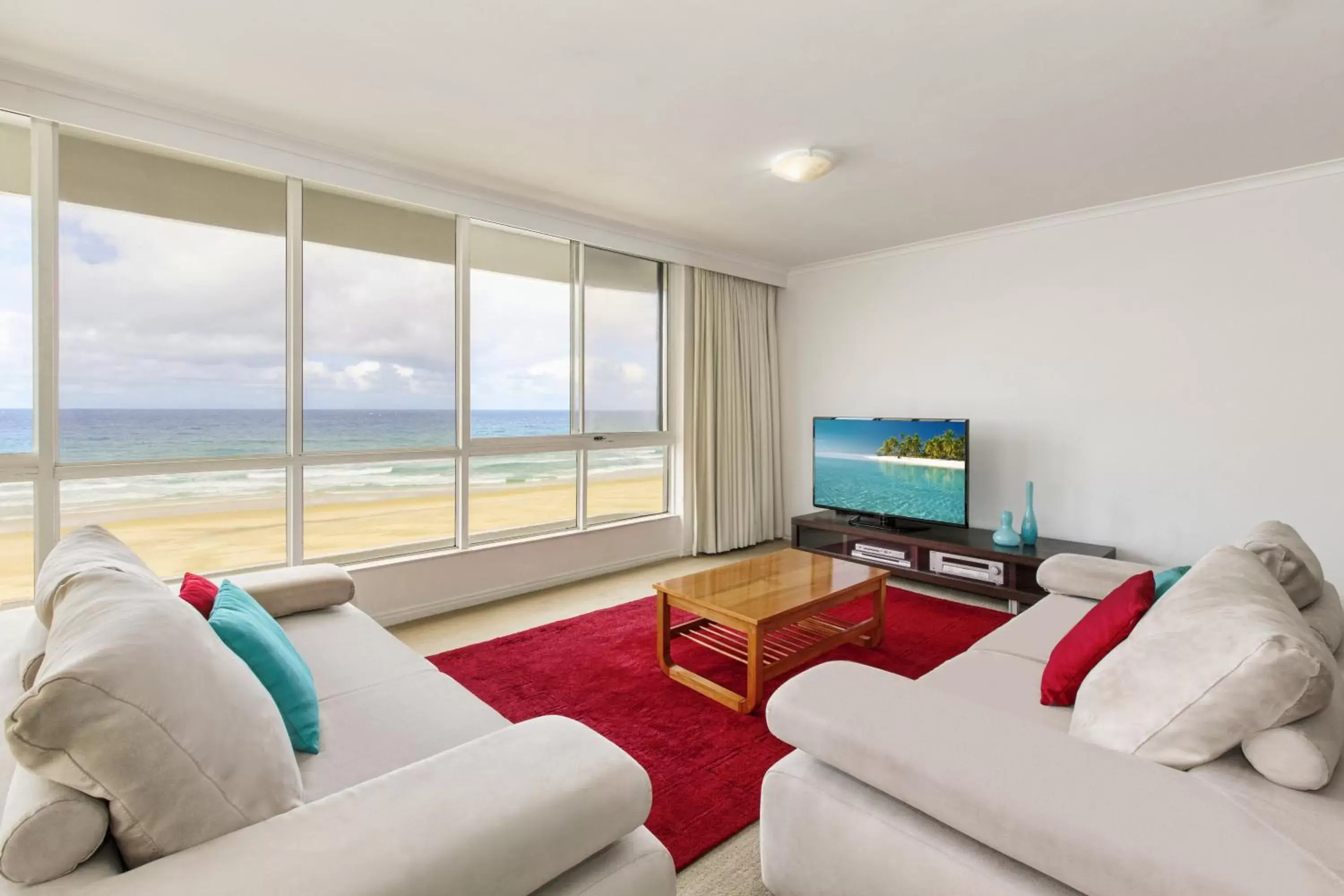 Photo of the whole room, Seating Area in Dorchester On The Beach