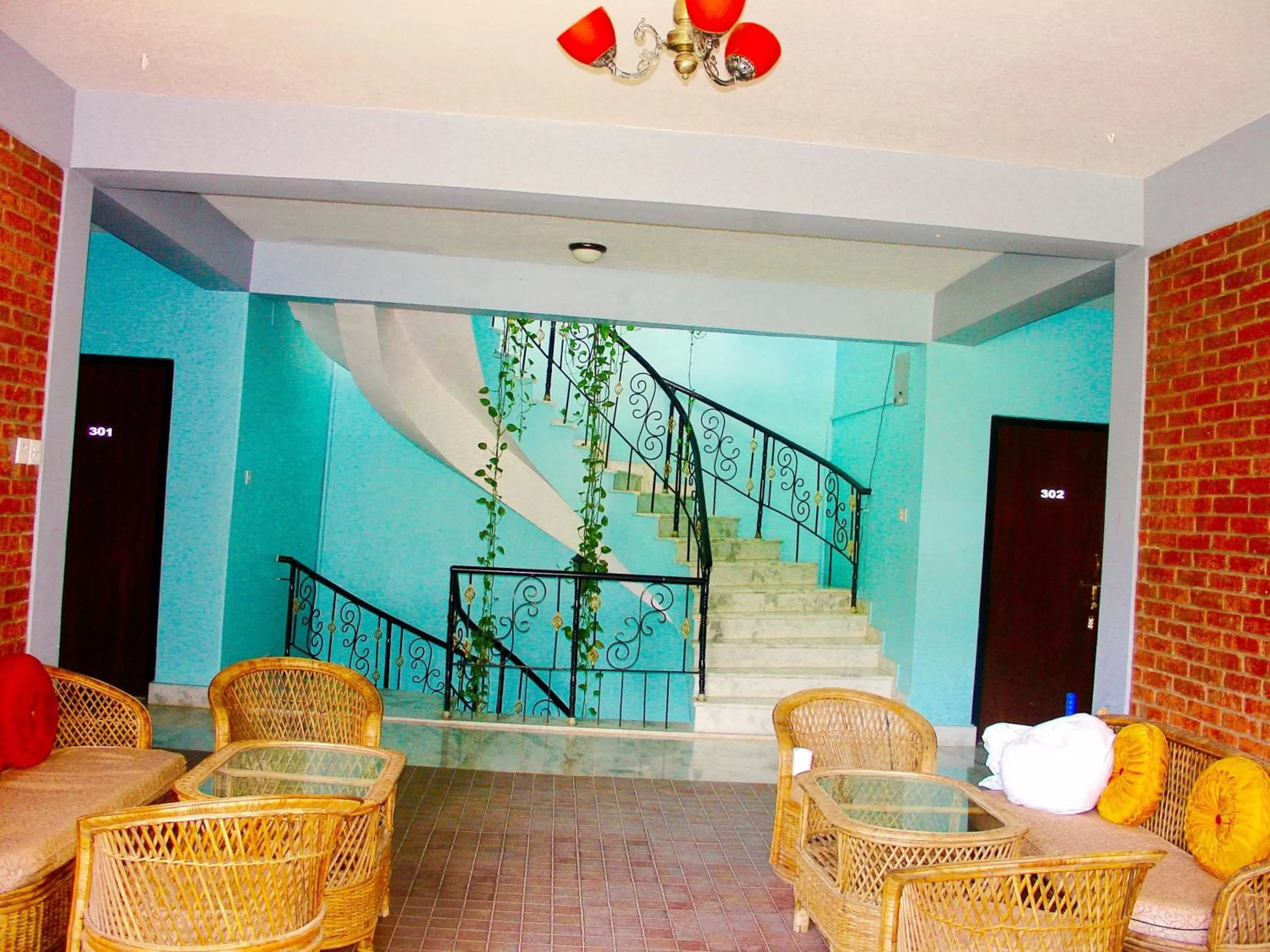 Communal lounge/ TV room in The North Face Inn