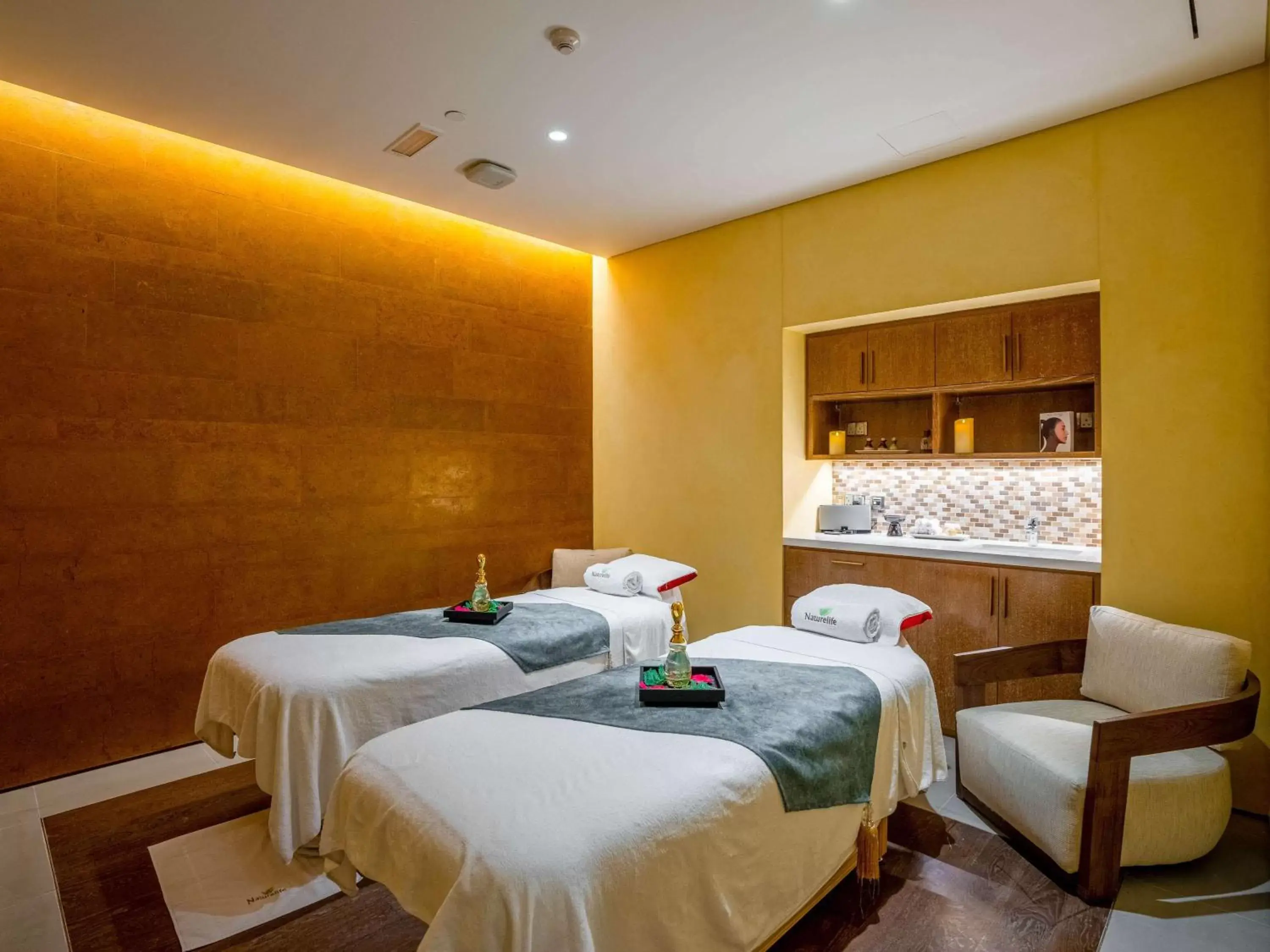 Spa and wellness centre/facilities, Bed in Rixos Marina Abu Dhabi