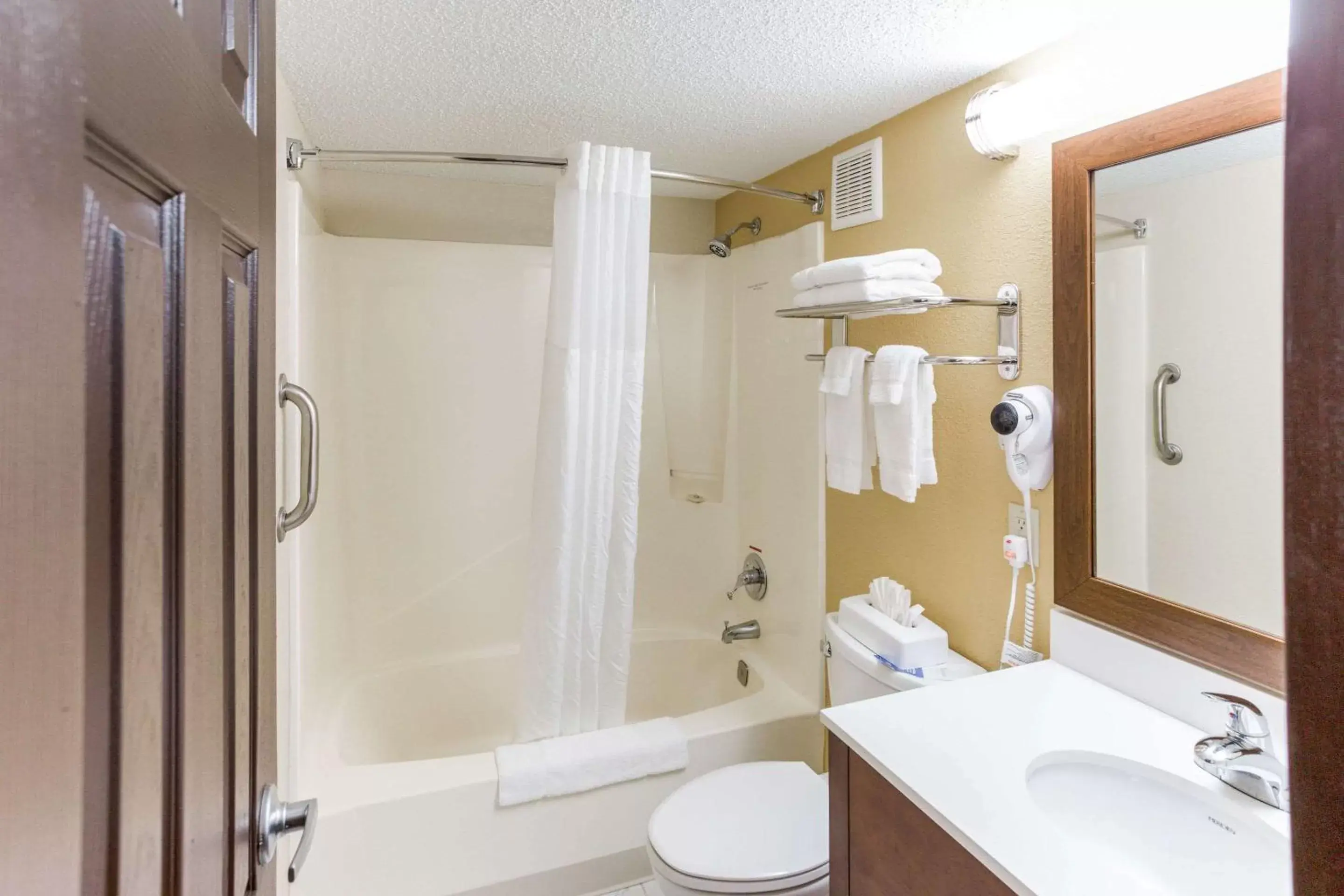 Bathroom in Quality Inn & Suites Plattsburgh