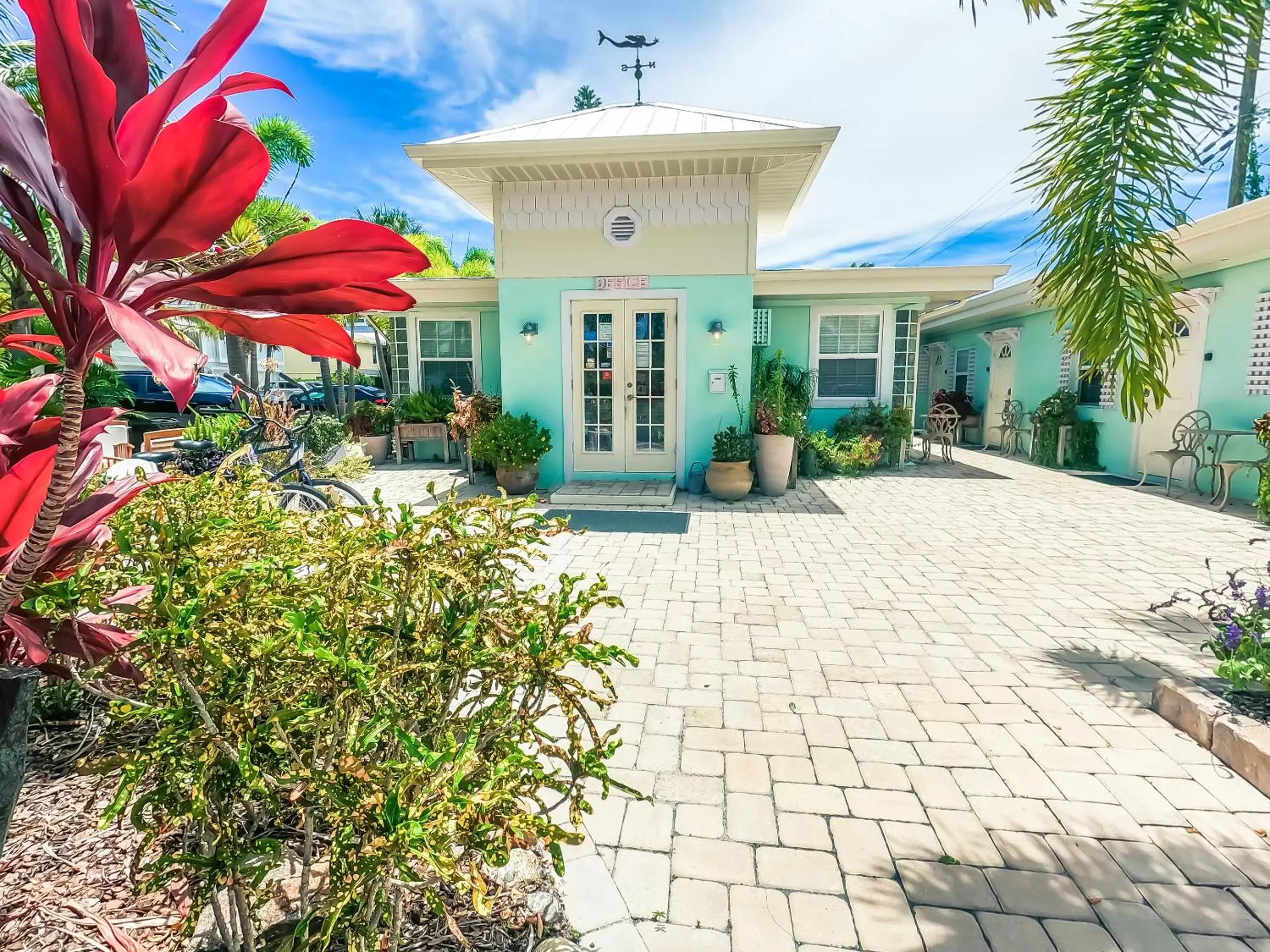 Property Building in Haley's at Anna Maria Island Inn