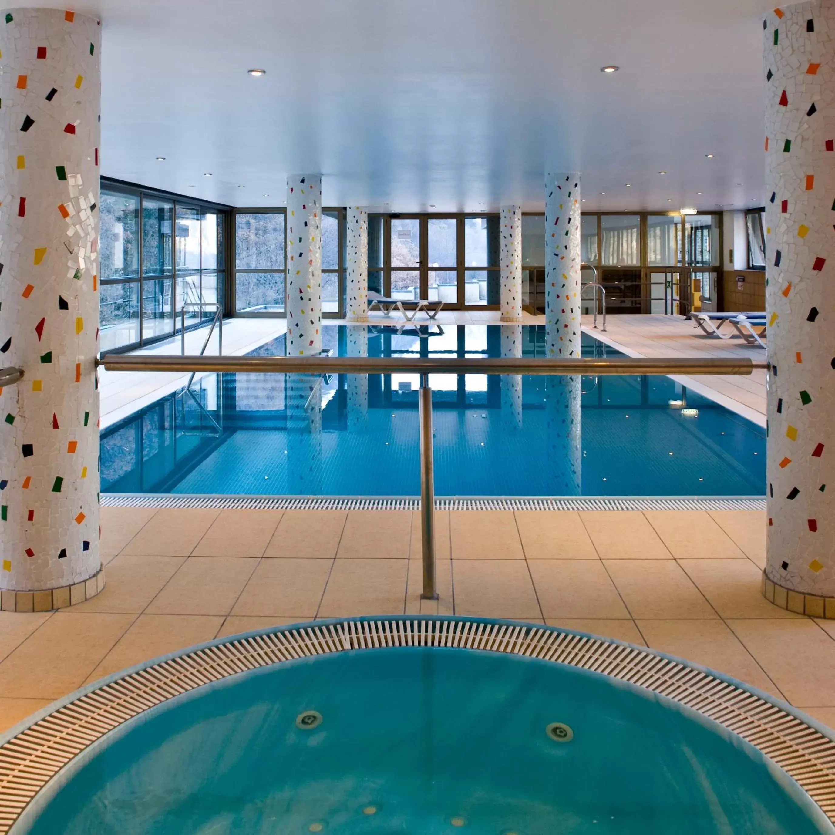 Hot Tub, Swimming Pool in Hotel Panorama