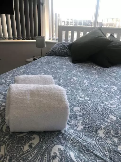 towels, Bed in Newly refurbished studio, great location 8 studios