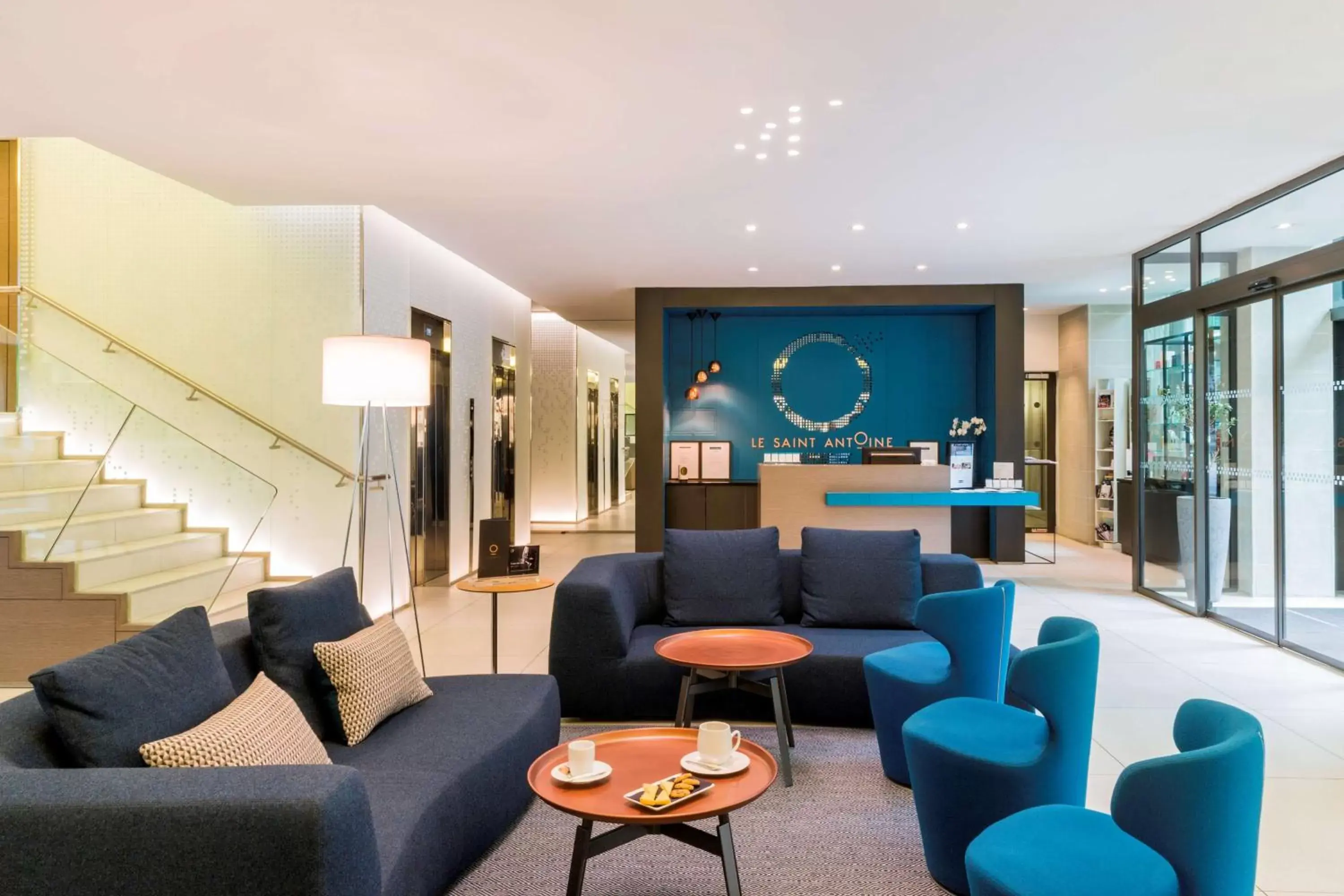 Lounge or bar, Lobby/Reception in BW Premier Collection Le Saint Antoine Hotel et Spa