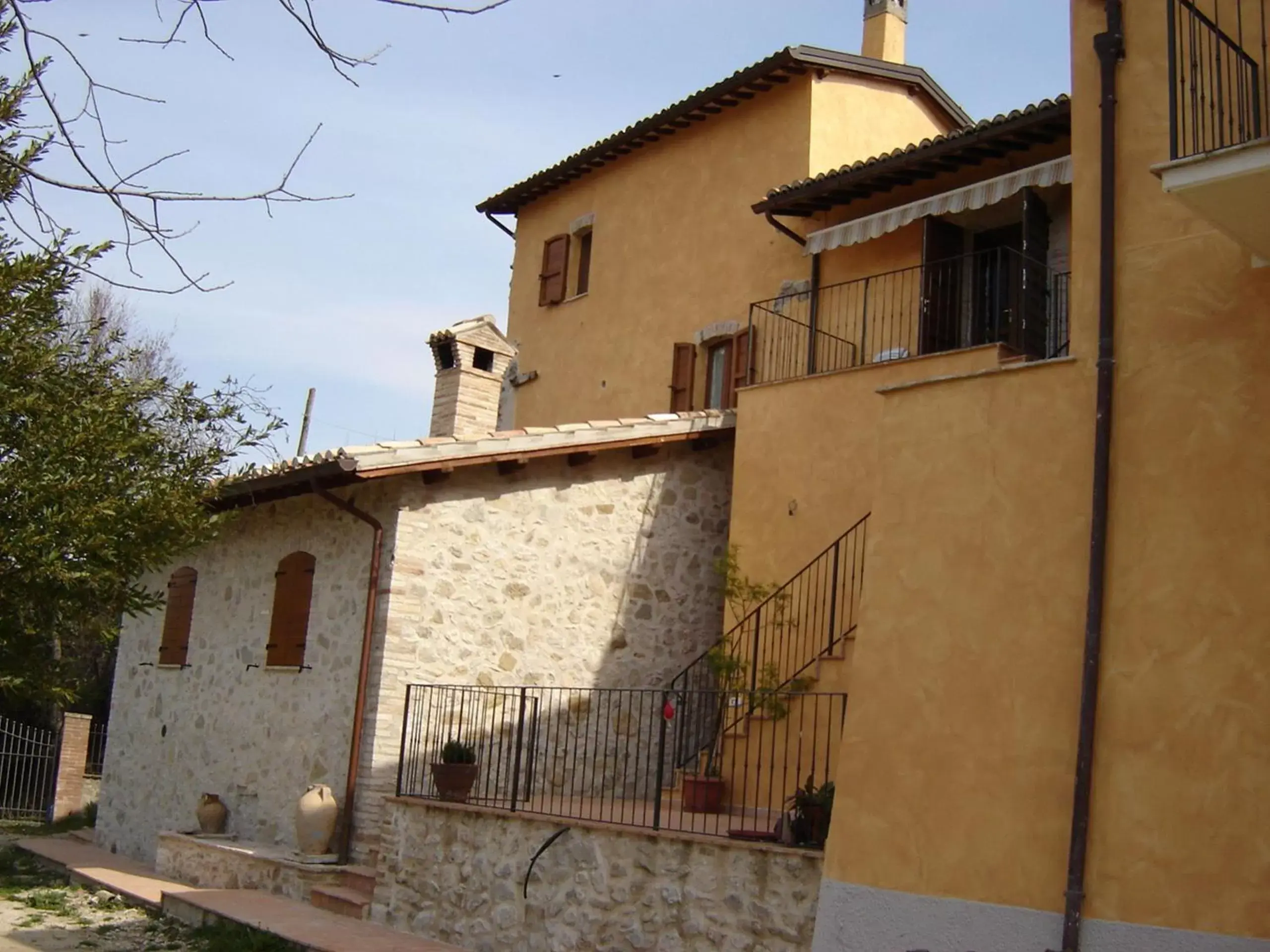 Decorative detail, Property Building in Casale del Monsignore
