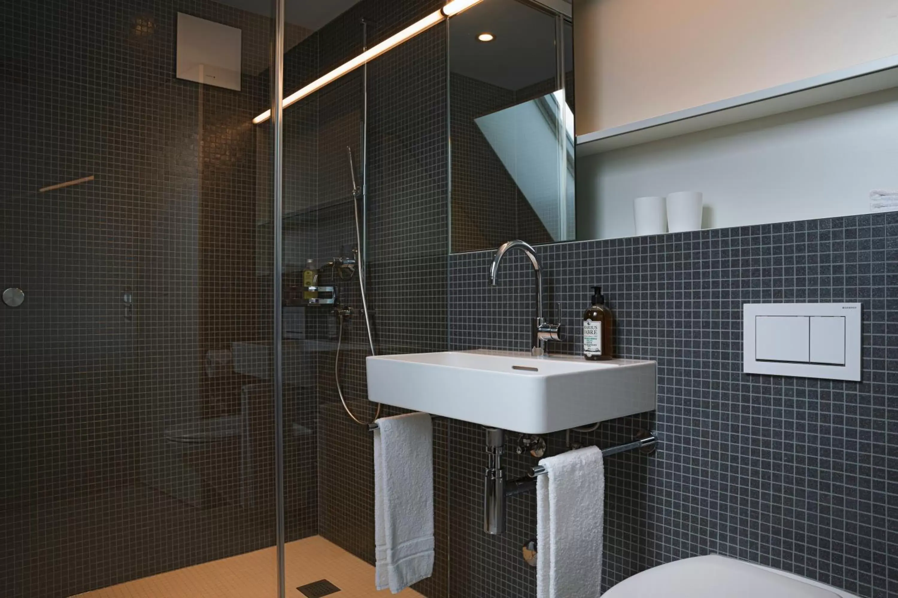 Superior Design Double Room - single occupancy in Hotel Dom, zentral - herzlich - sozial engagiert Superior Design Double Room - single occupancy in Hotel Dom, zentral - herzlich - sozial engagiert