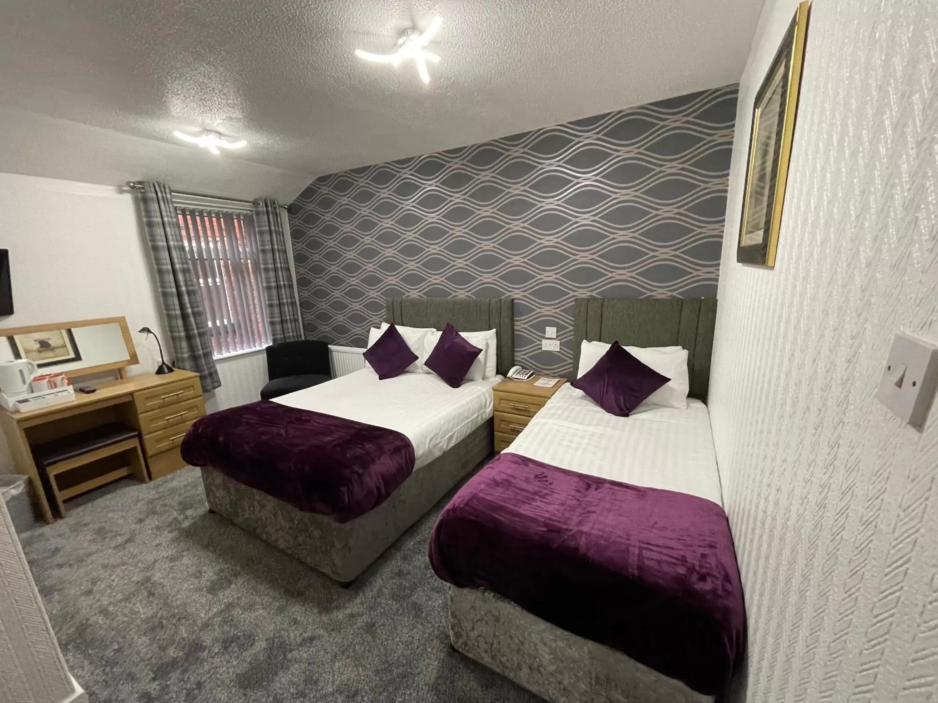 Standard Double & Single Room in Ruskin Hotel Standard Double & Single Room in Ruskin Hotel