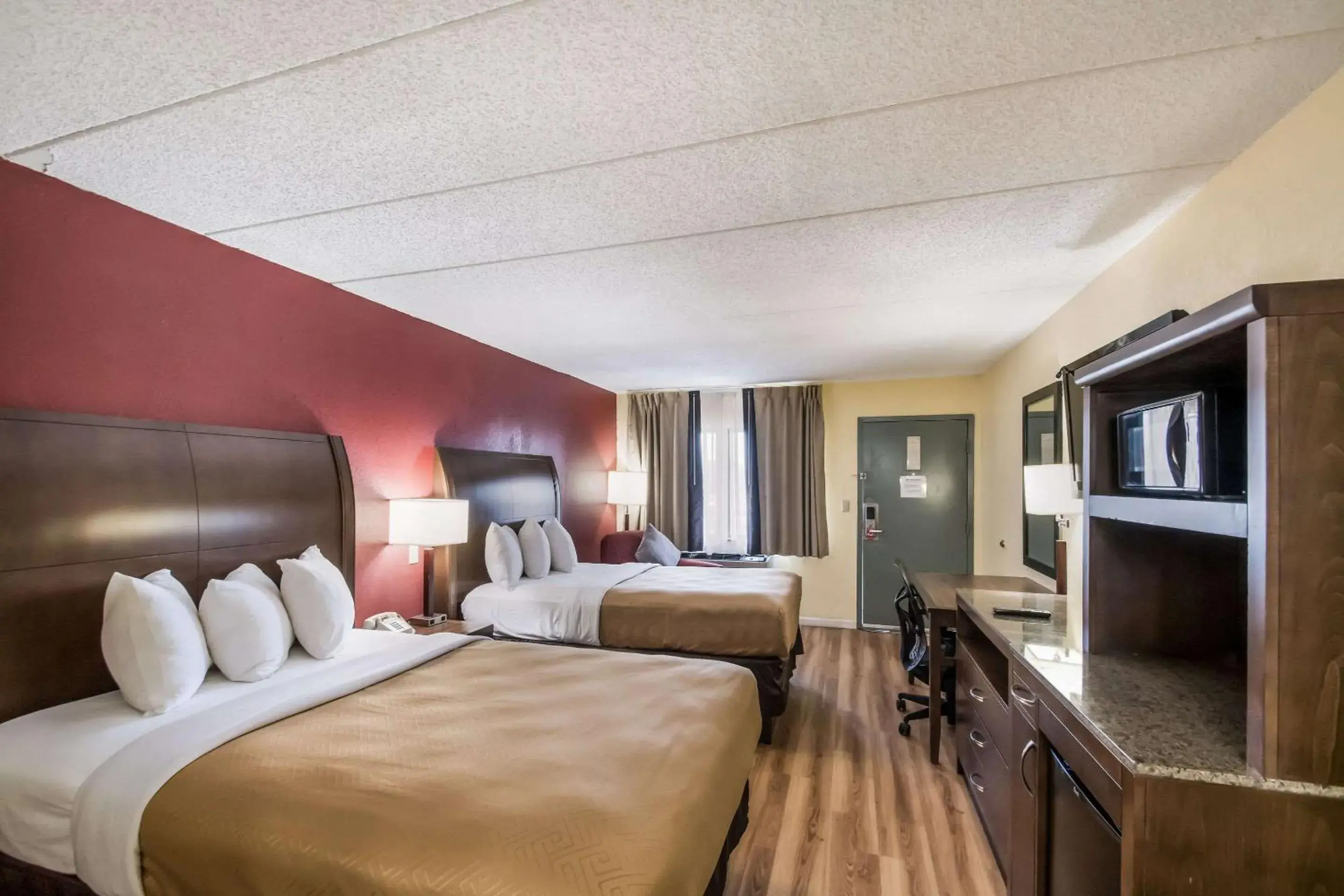 Photo of the whole room in Econo Lodge Kearney