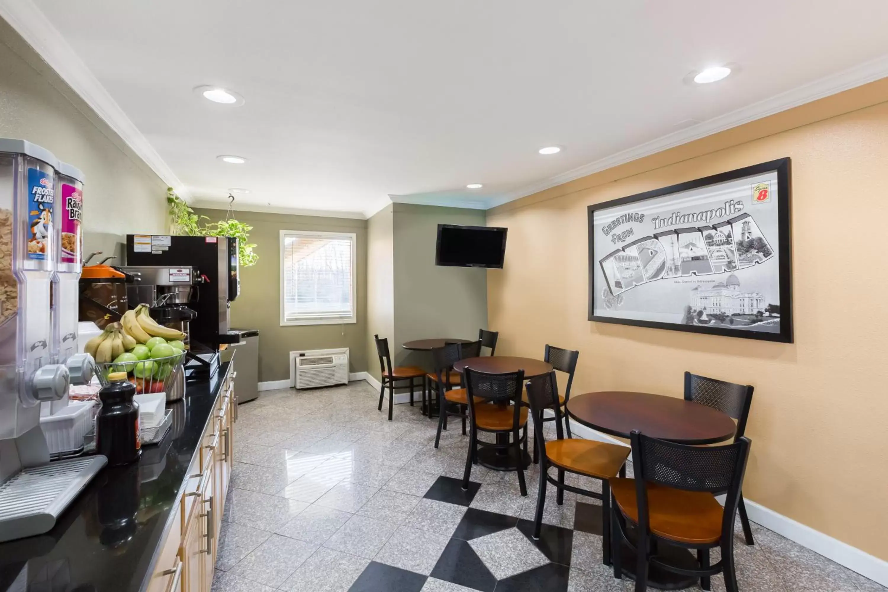 Continental breakfast, Restaurant/Places to Eat in Super 8 by Wyndham Indianapolis-Southport Rd