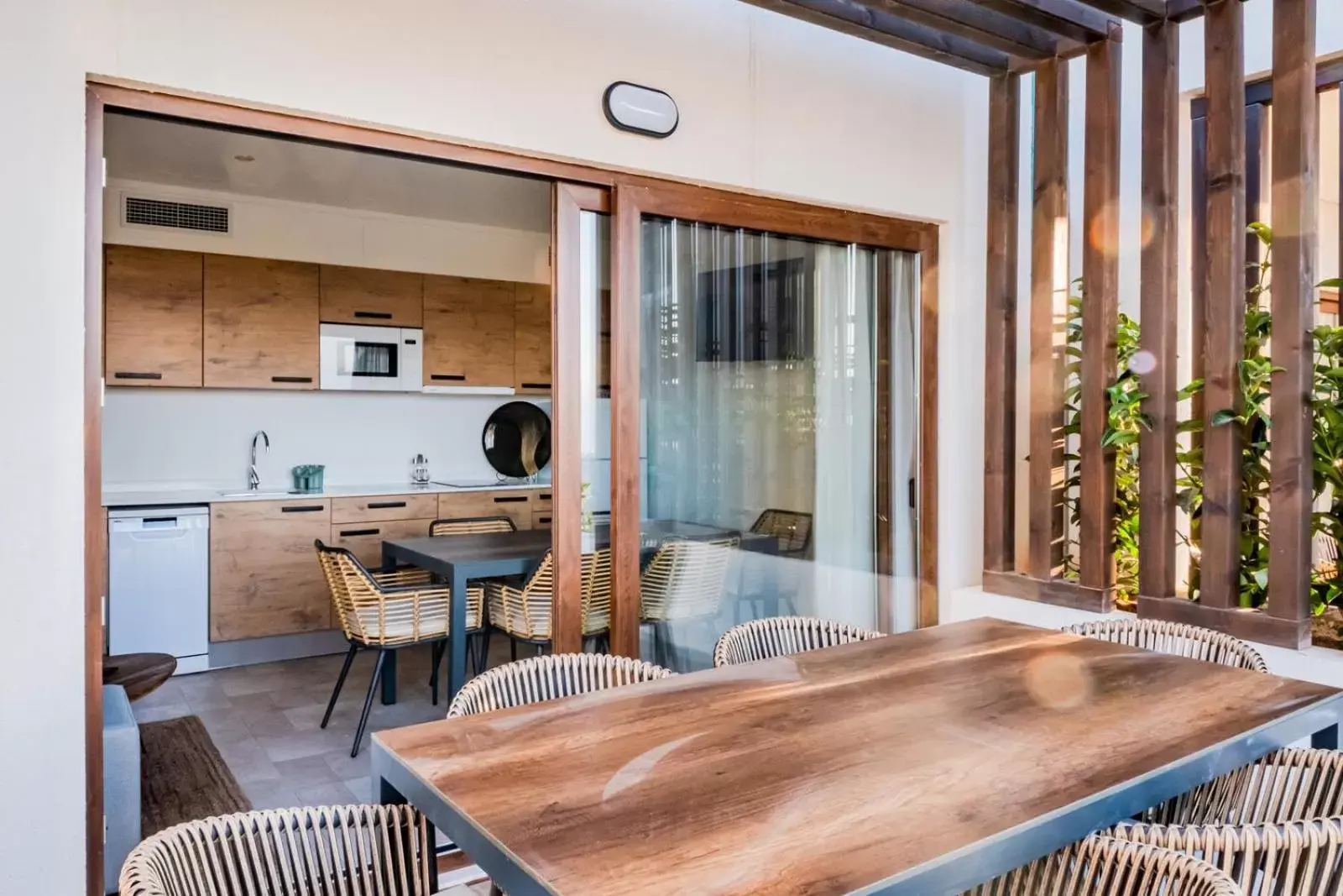 Dining area, Kitchen/Kitchenette in Grand Luxor Village