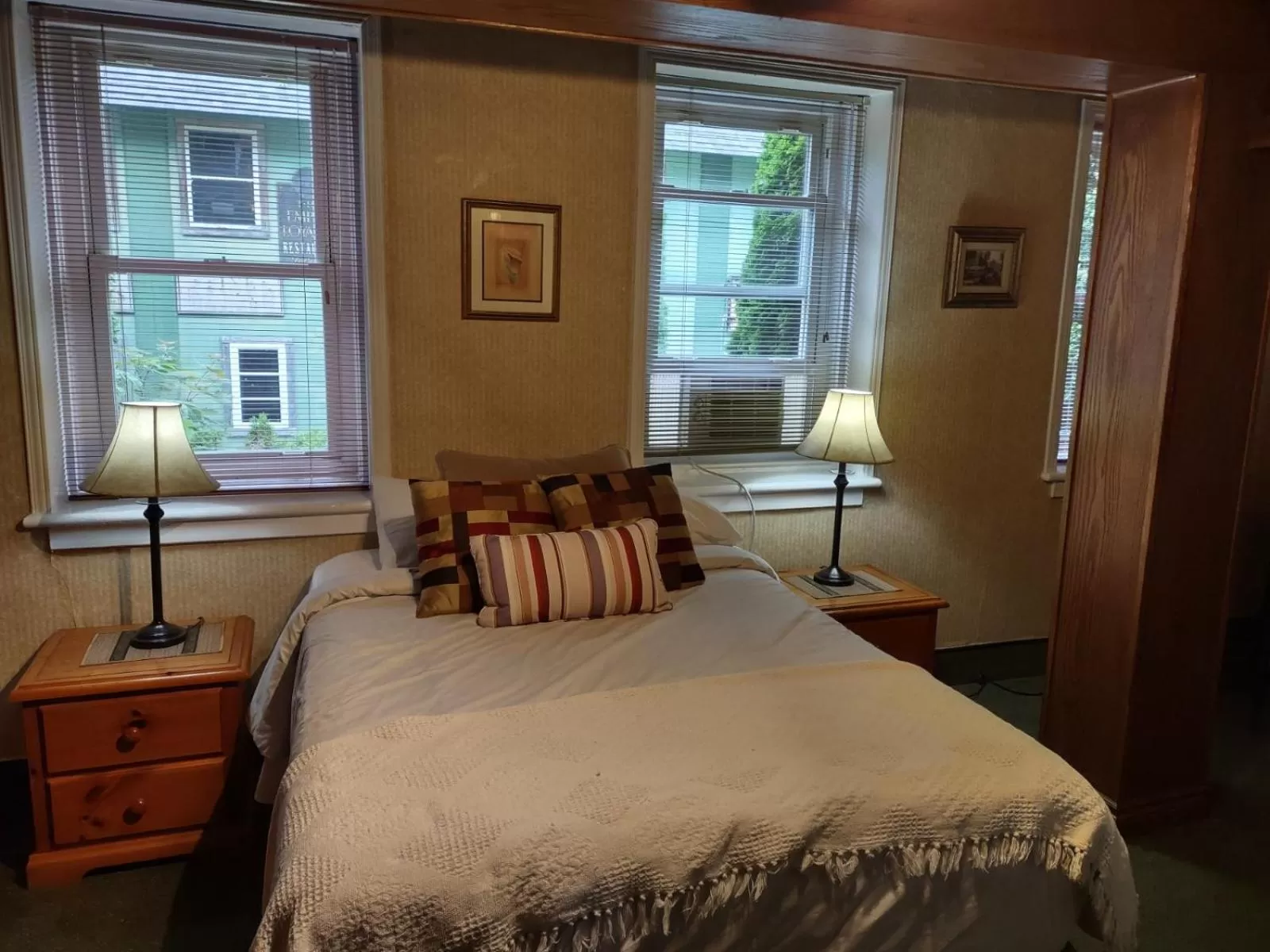 Bed in The King George Inn