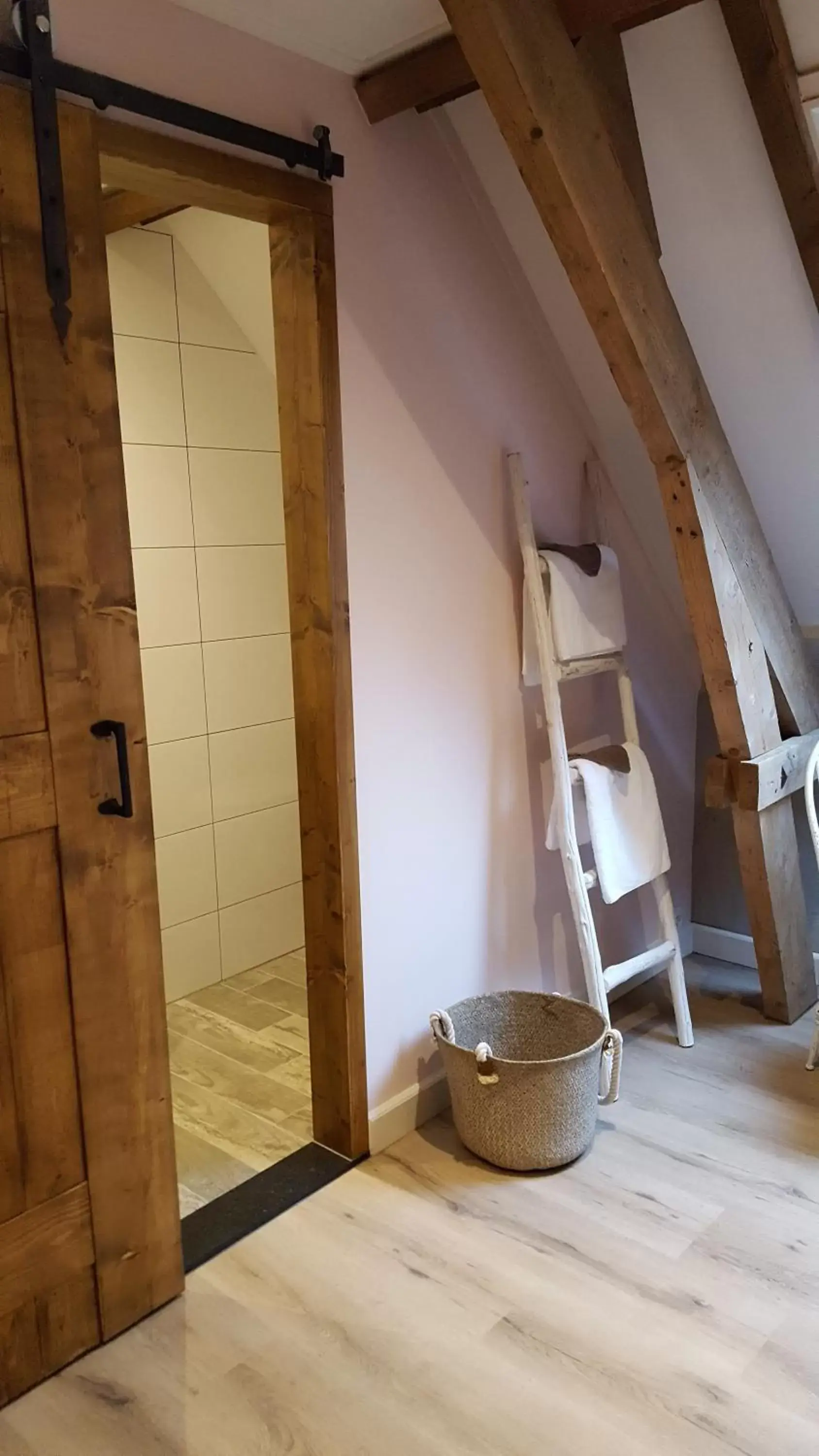 Bedroom, Bathroom in Bed & Breakfast aan de Beek