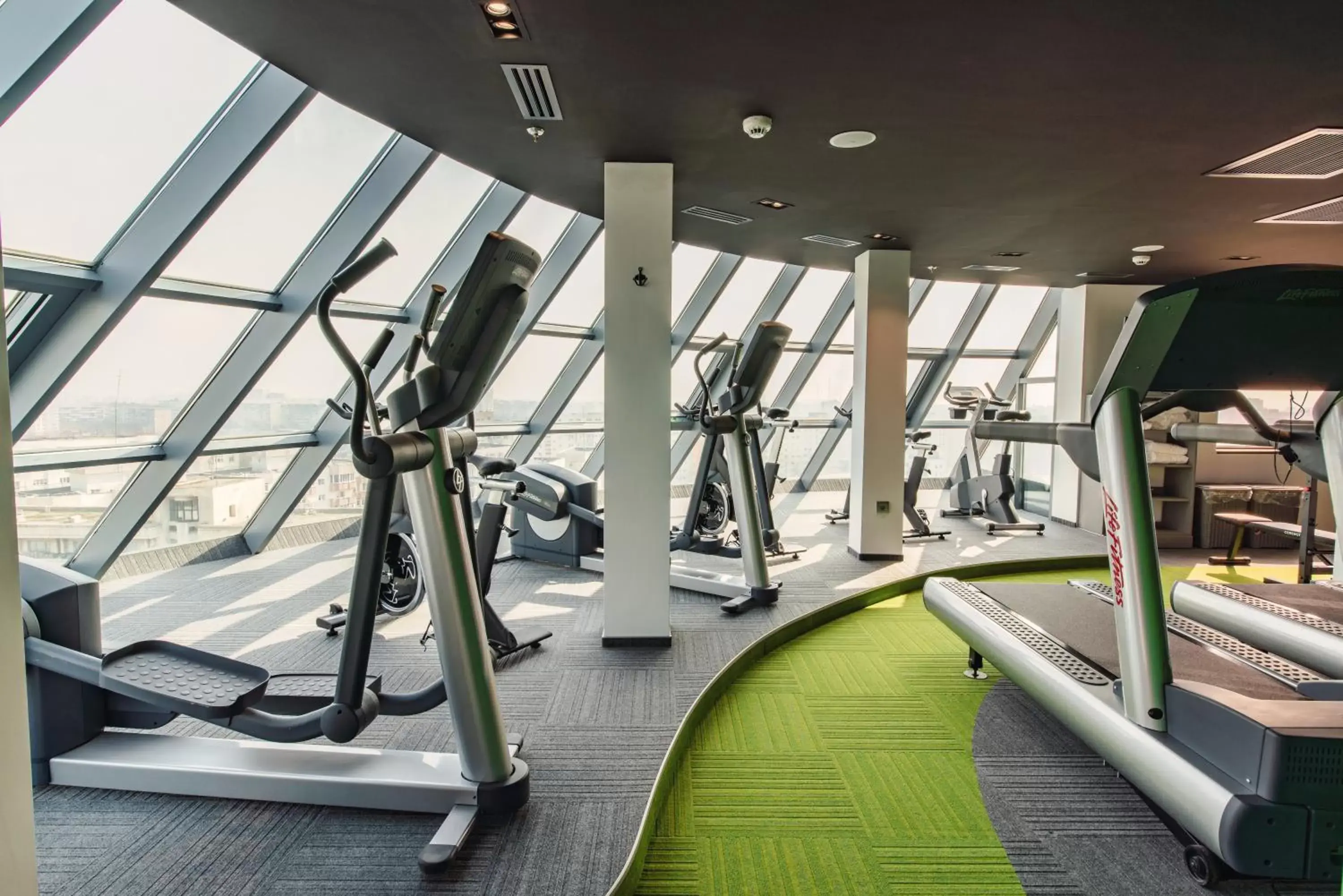 Spa and wellness centre/facilities, Fitness Center/Facilities in Holiday Inn Bucharest - Times, an IHG Hotel