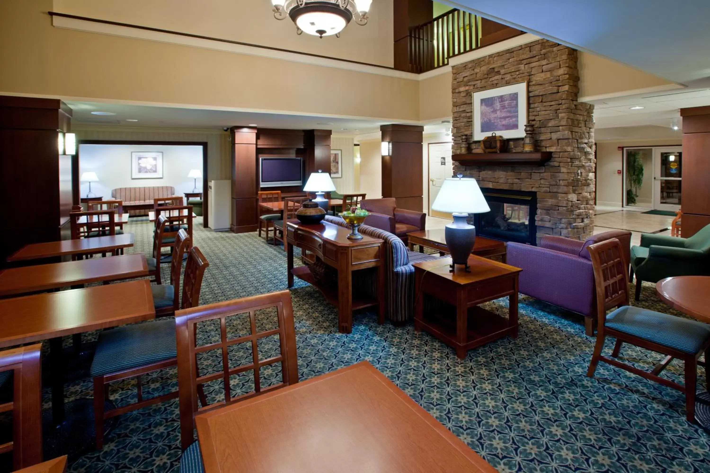 Restaurant/Places to Eat in Staybridge Suites Indianapolis-Airport, an IHG Hotel