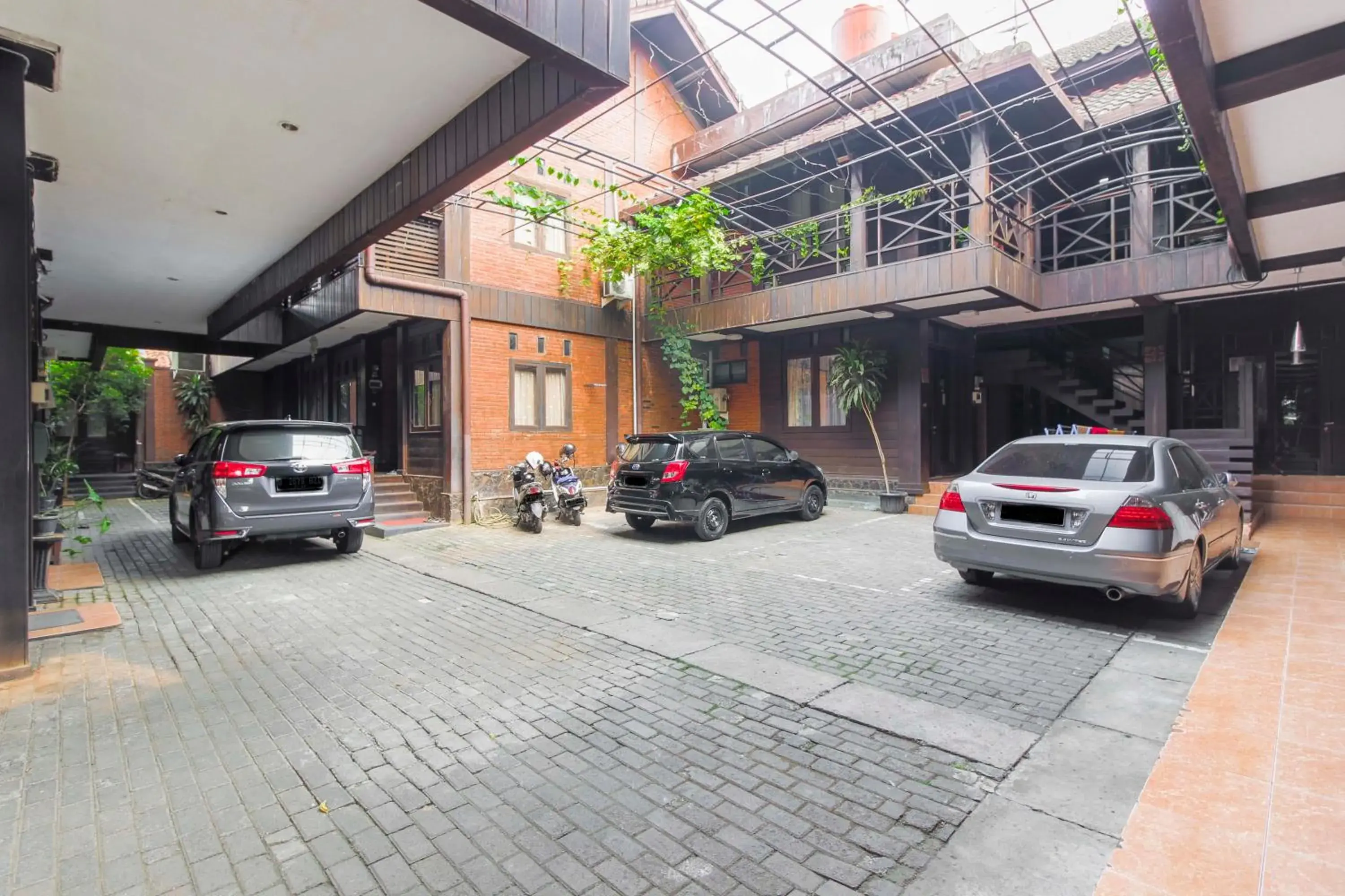 Property building in RedDoorz @ Cilandak Timur