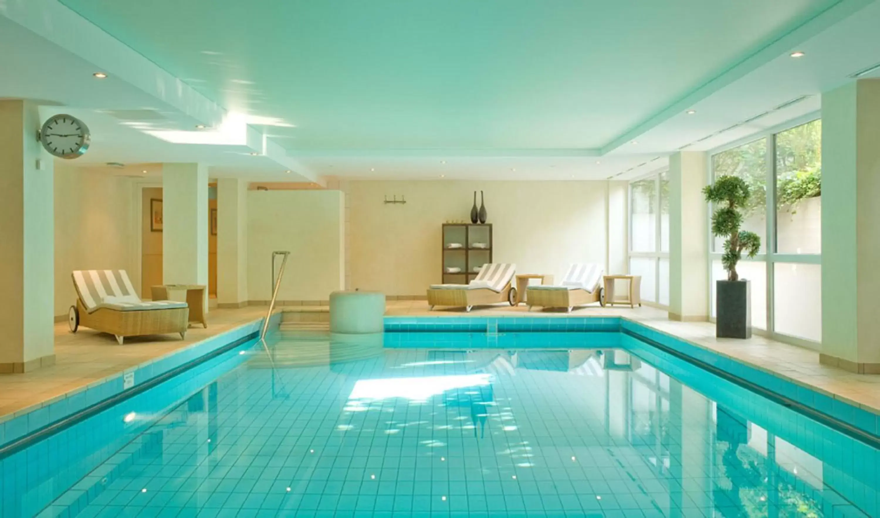 Spa and wellness centre/facilities, Swimming Pool in Althoff Hotel Fürstenhof