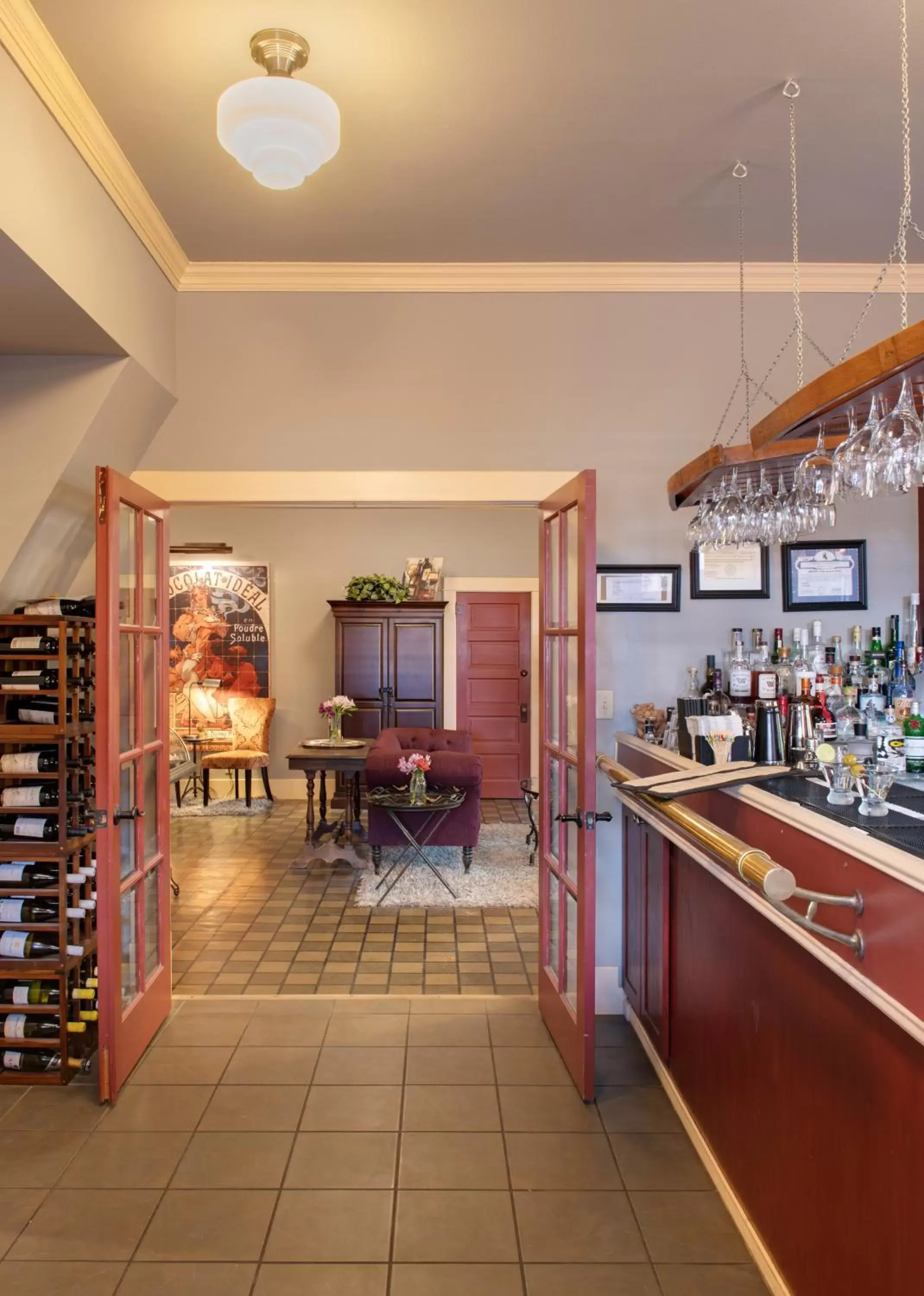 Lounge or bar in Chamberlin Inn Lounge or bar in Chamberlin Inn