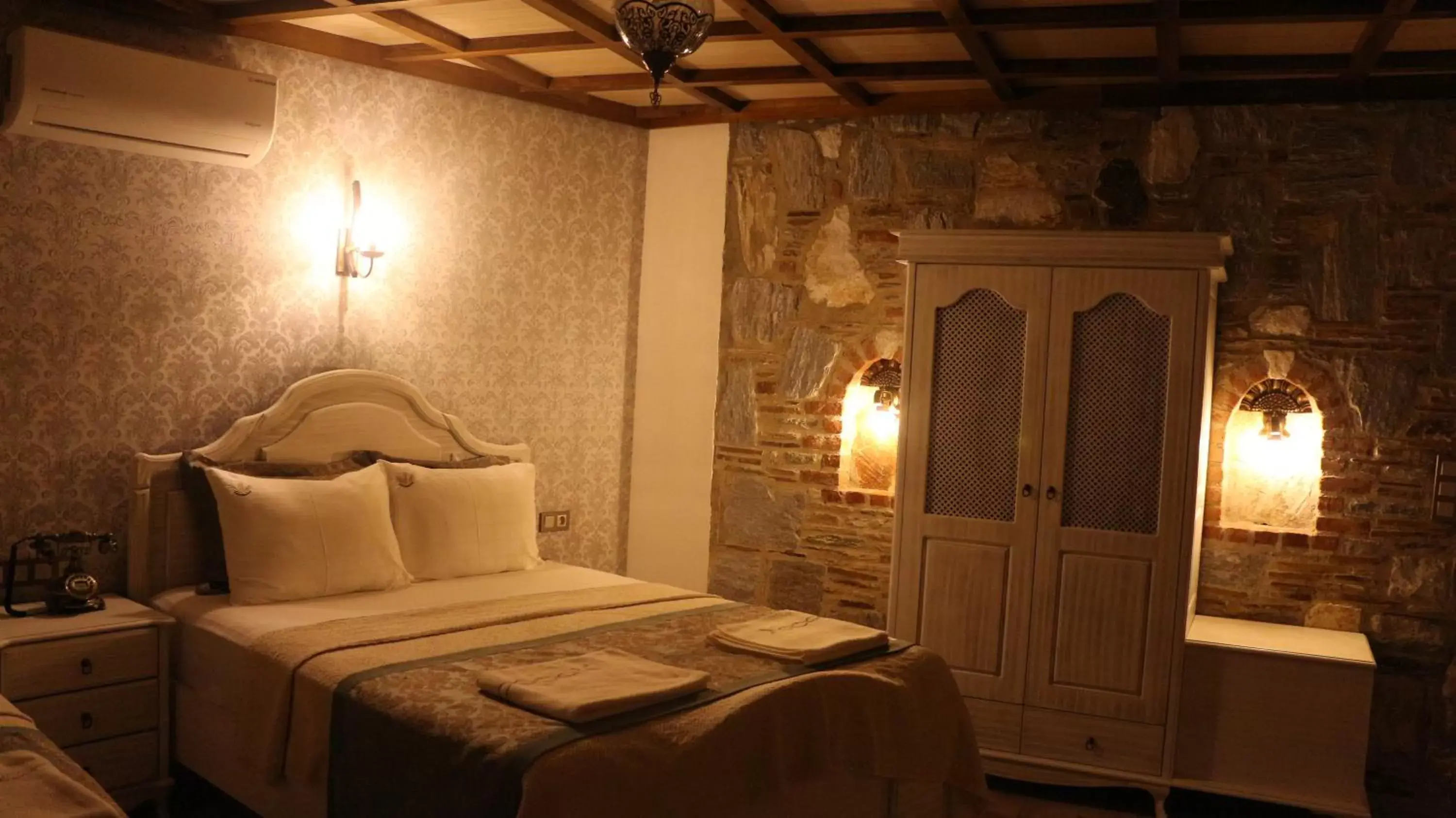 Bedroom, Bed in Celsus Boutique Hotel