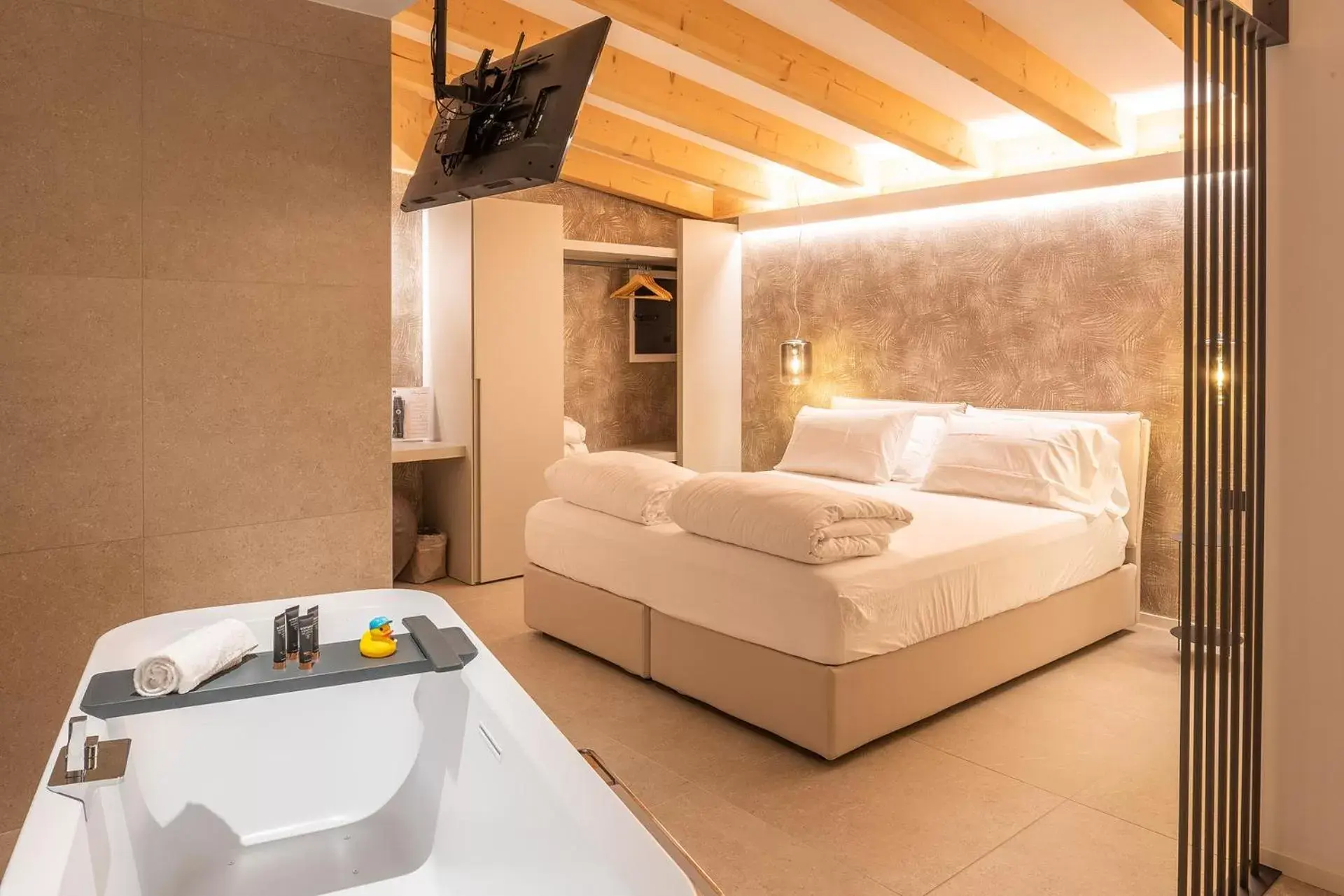 Photo of the whole room, Bathroom in Relais Limonaia - Suites & Garden SPA