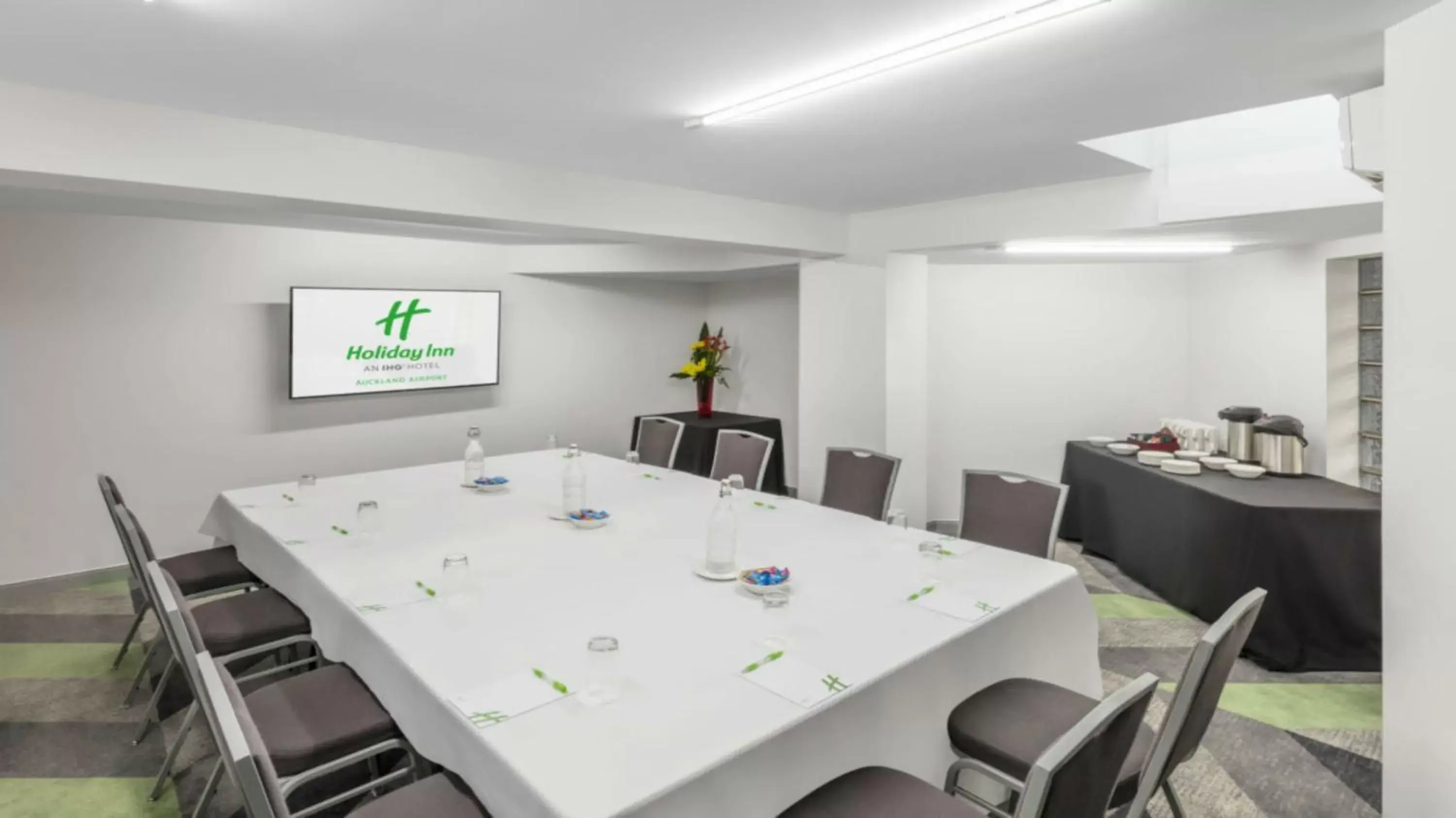 Meeting/conference room in Holiday Inn Auckland Airport, an IHG Hotel