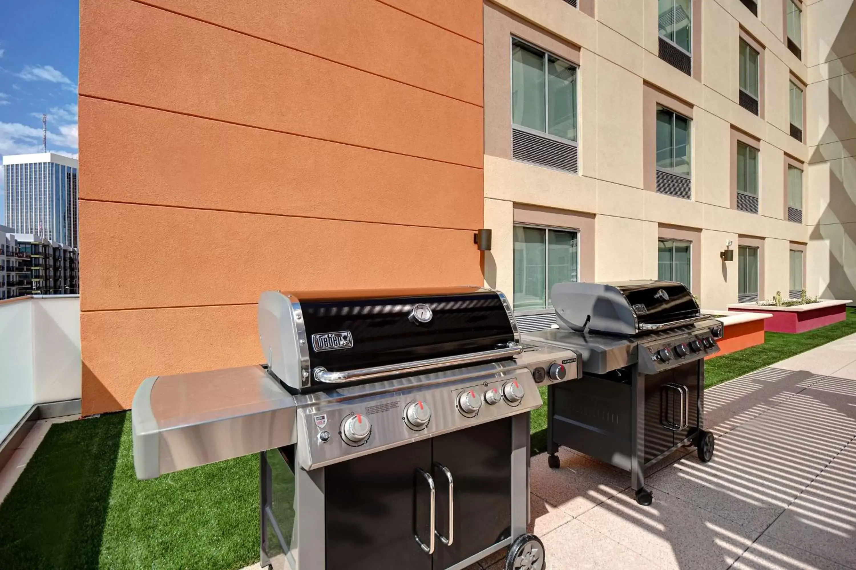 Property building, BBQ Facilities in Home2 Suites By Hilton Tucson Downtown