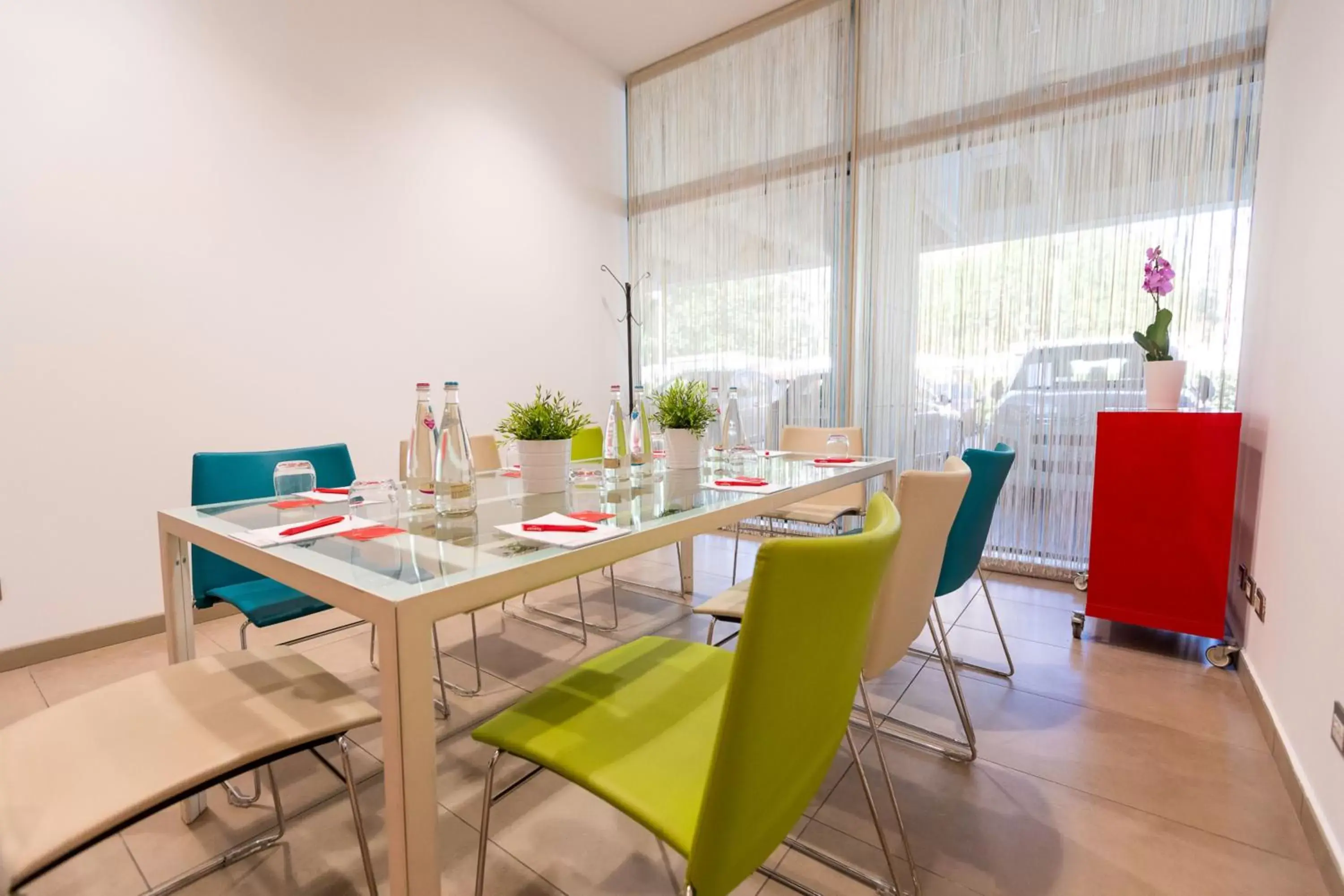 Meeting/conference room, Restaurant/Places to Eat in Ramada Plaza Milano