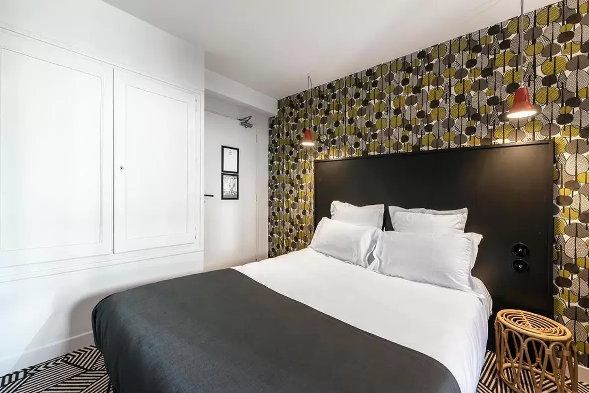 Bedroom, Bed in Hotel des Carmes