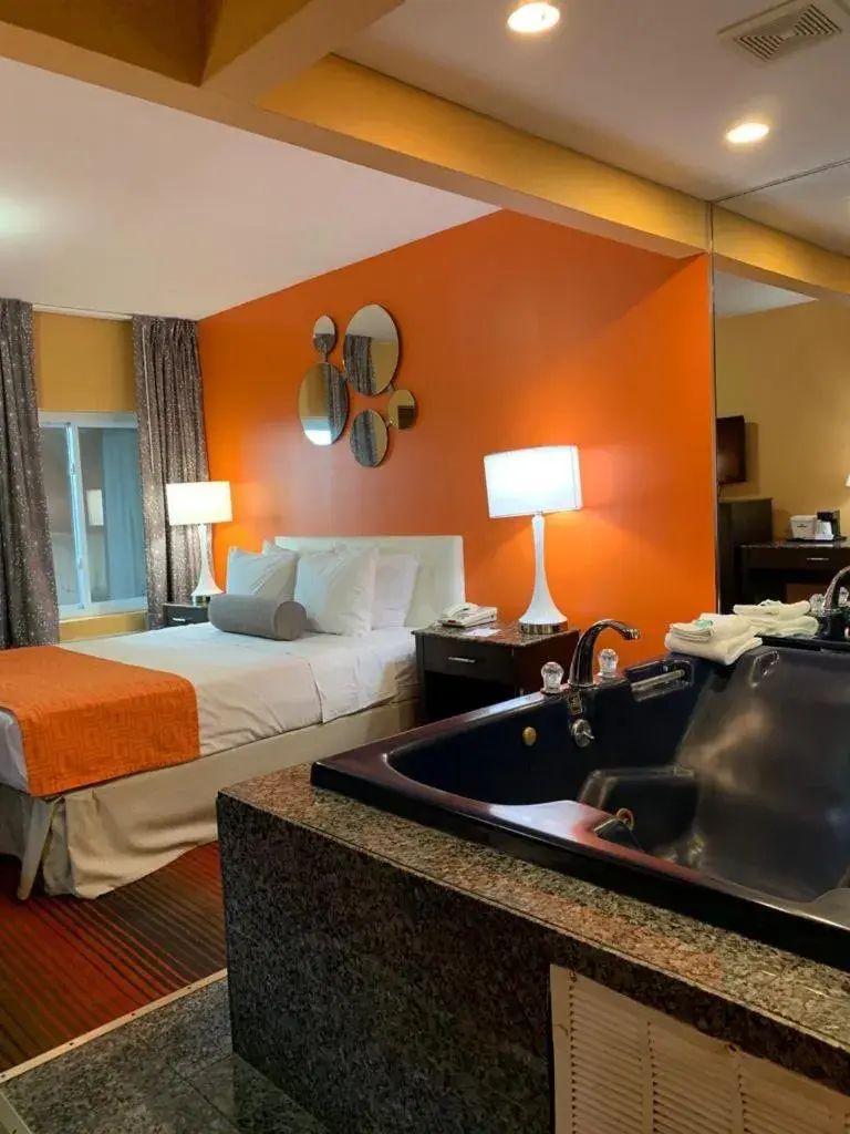 Queen Studio Suite - Non-Smoking in Howard Johnson by Wyndham North Bergen Queen Studio Suite - Non-Smoking in Howard Johnson by Wyndham North Bergen