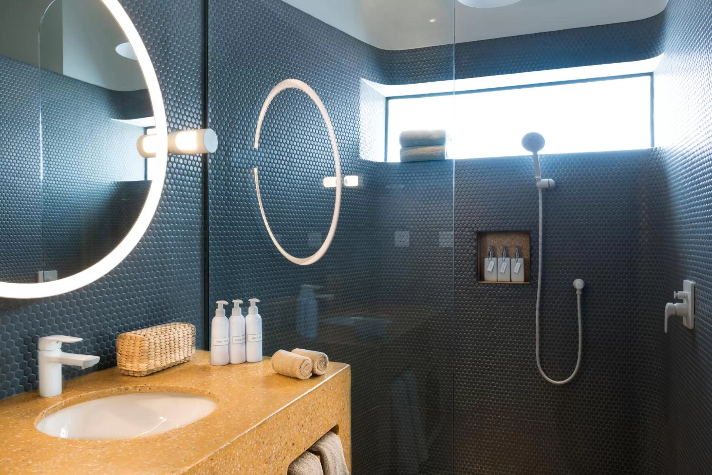 Shower in Viroth's Villa